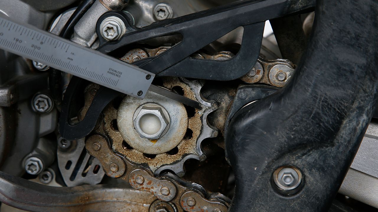 Trucos verdes reparaciones emergencia moto campo (1)