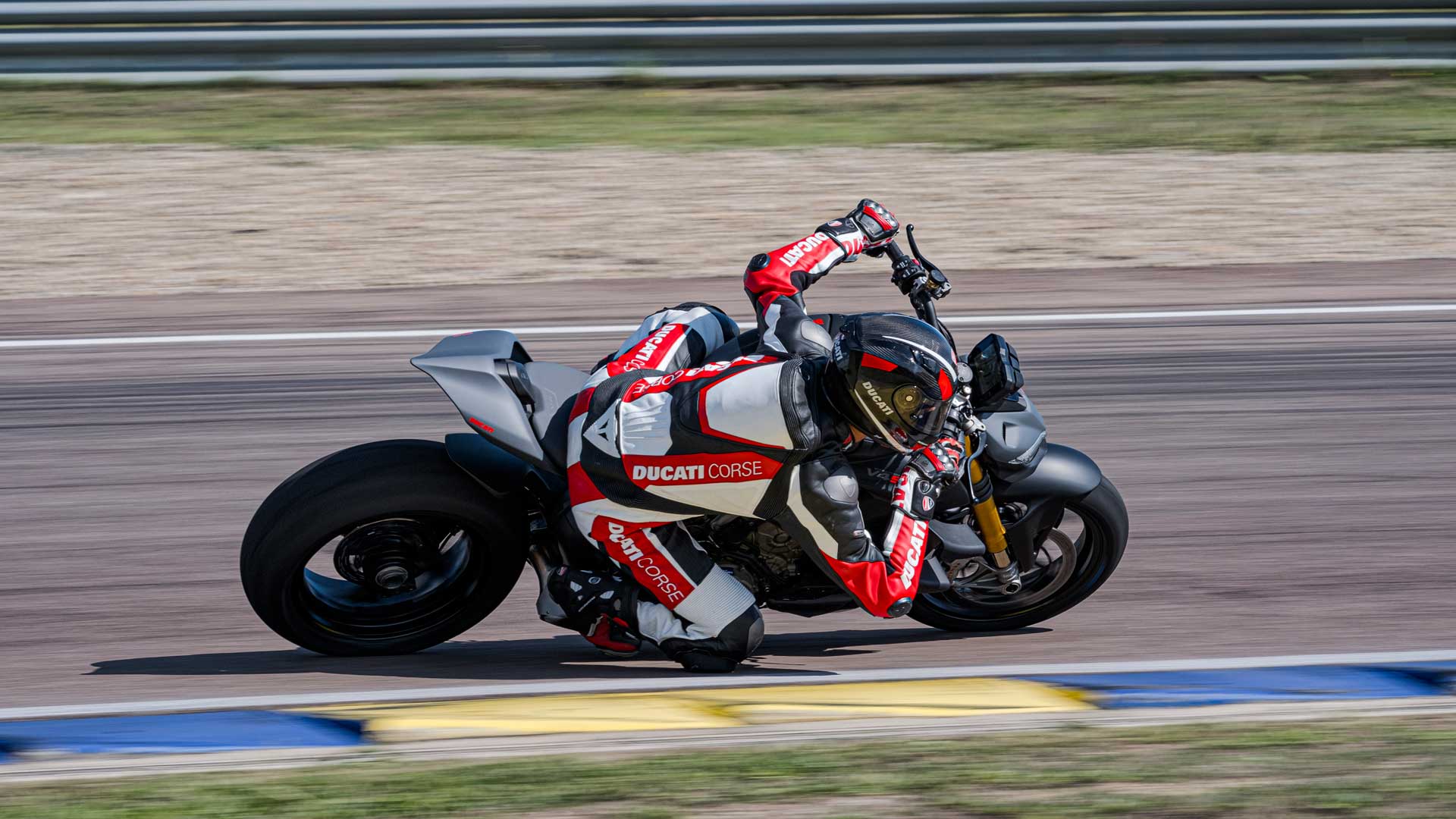 Ducati Streetfighter V4S  2023 Accion (5)