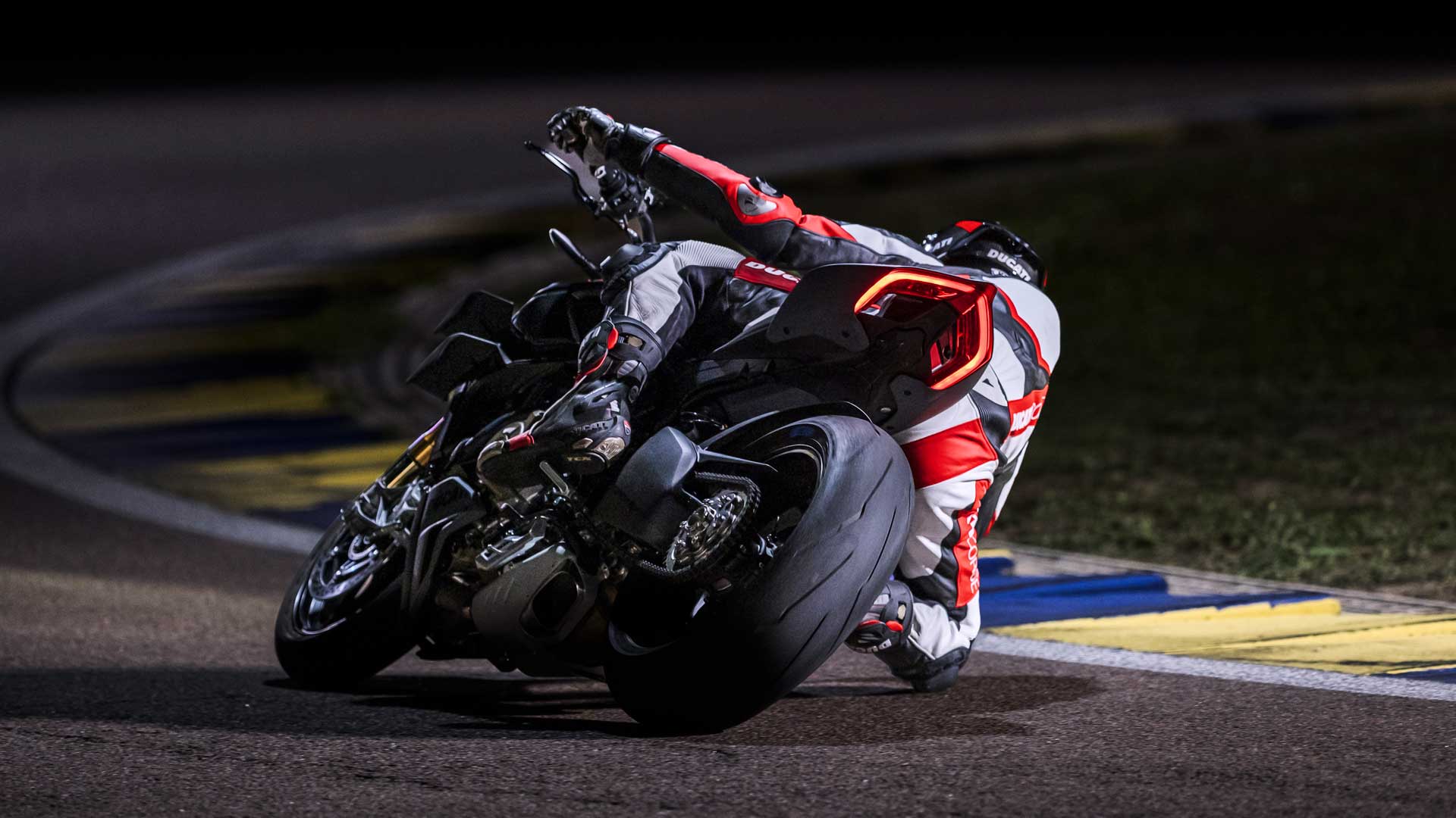 Ducati Streetfighter V4S  2023 Accion (7)