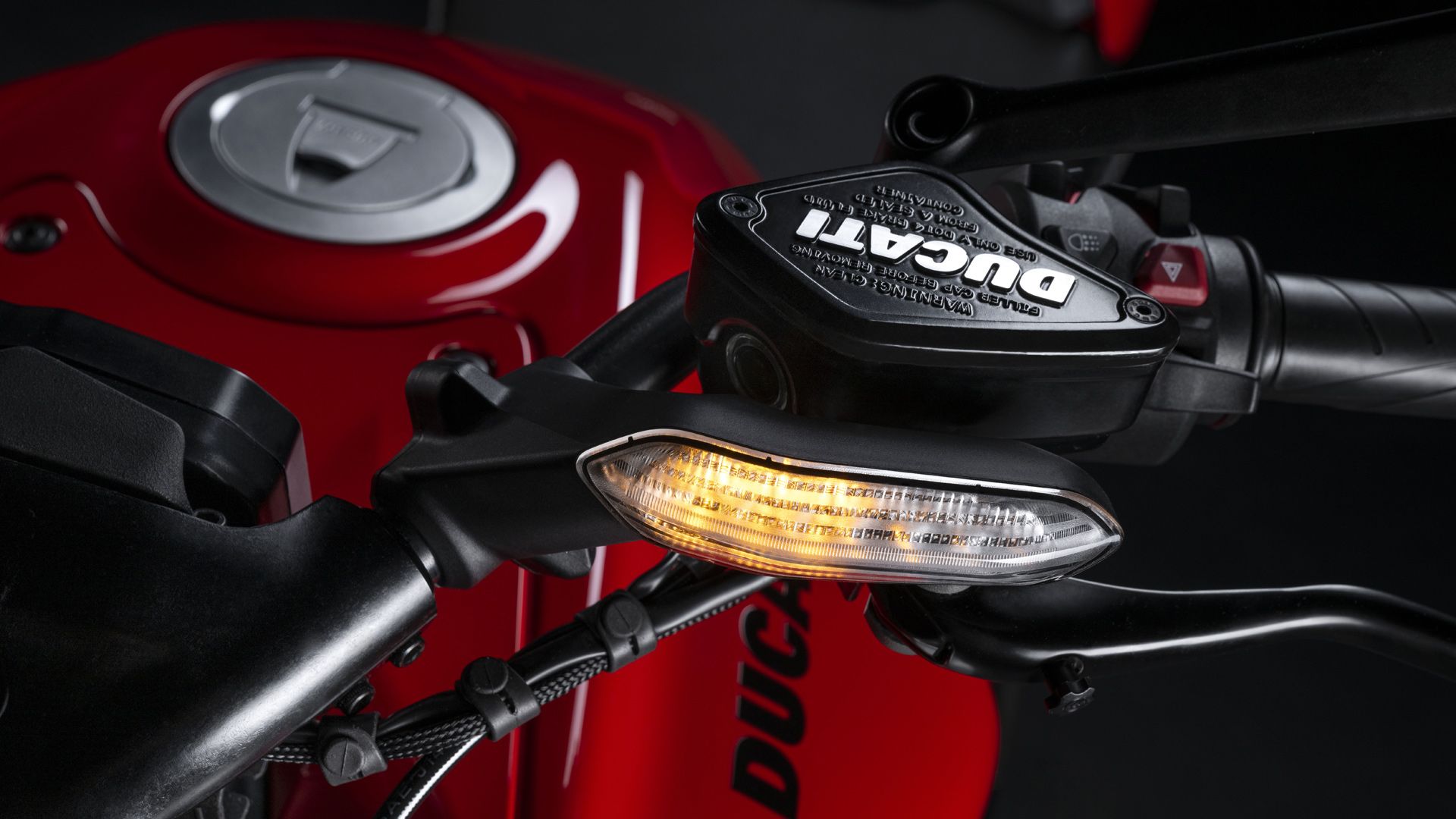 Ducati Diavel V4 2023 Detalles (10)