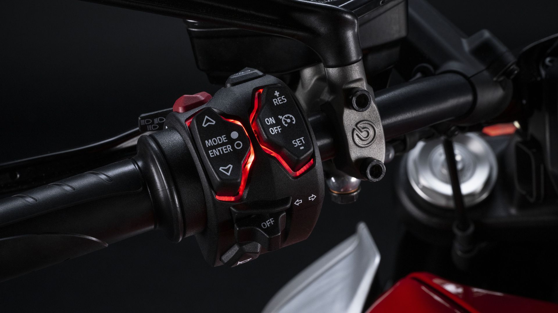 Ducati Diavel V4 2023 Detalles (14)