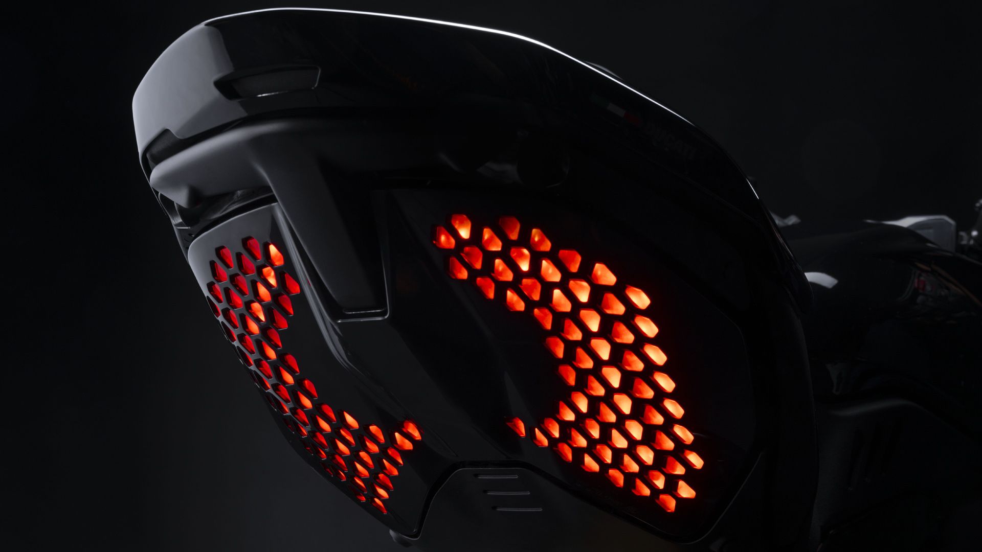 Ducati Diavel V4 2023 Detalles (15)
