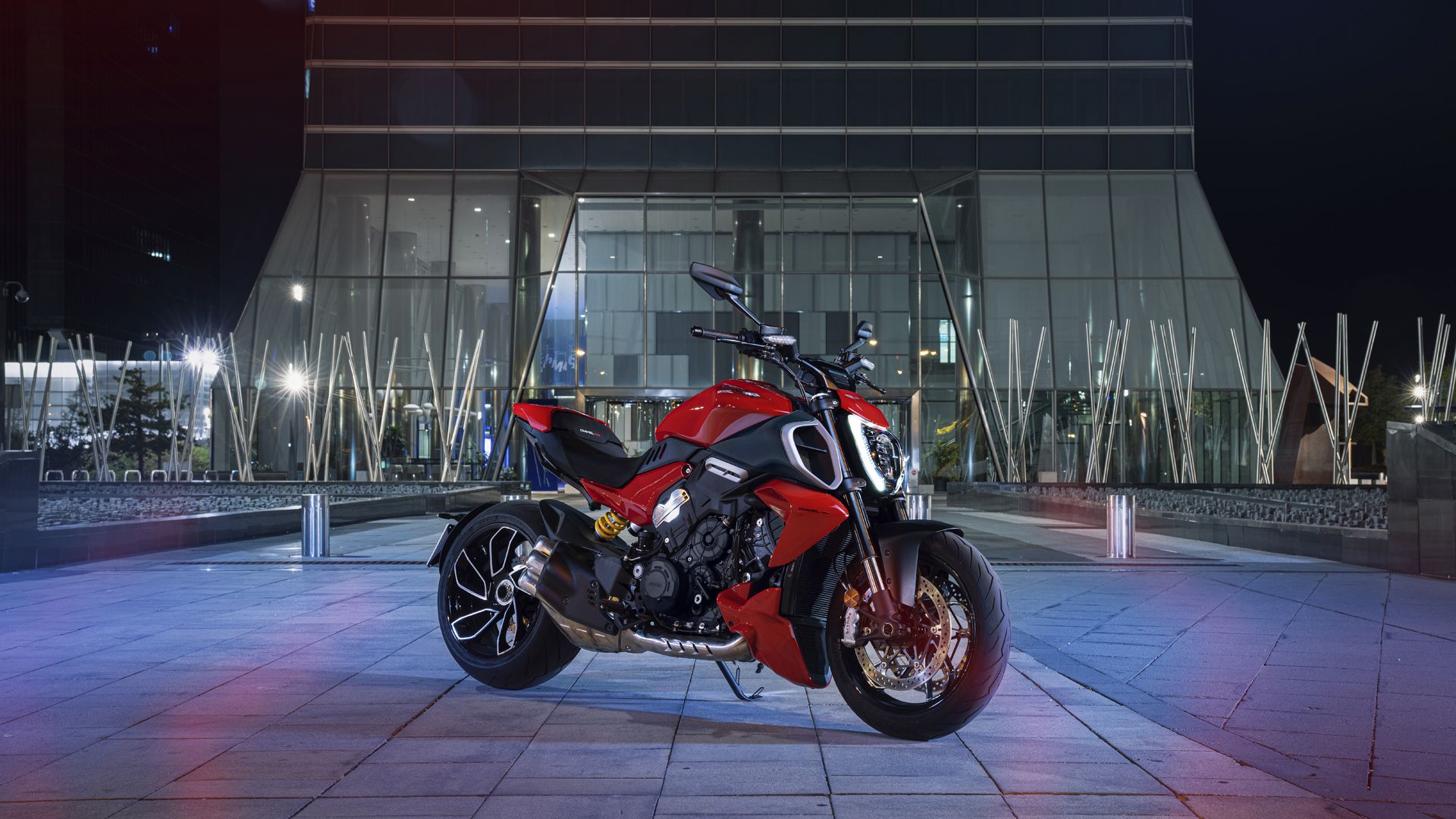 Ducati Diavel V4 2023 Estatica (1)