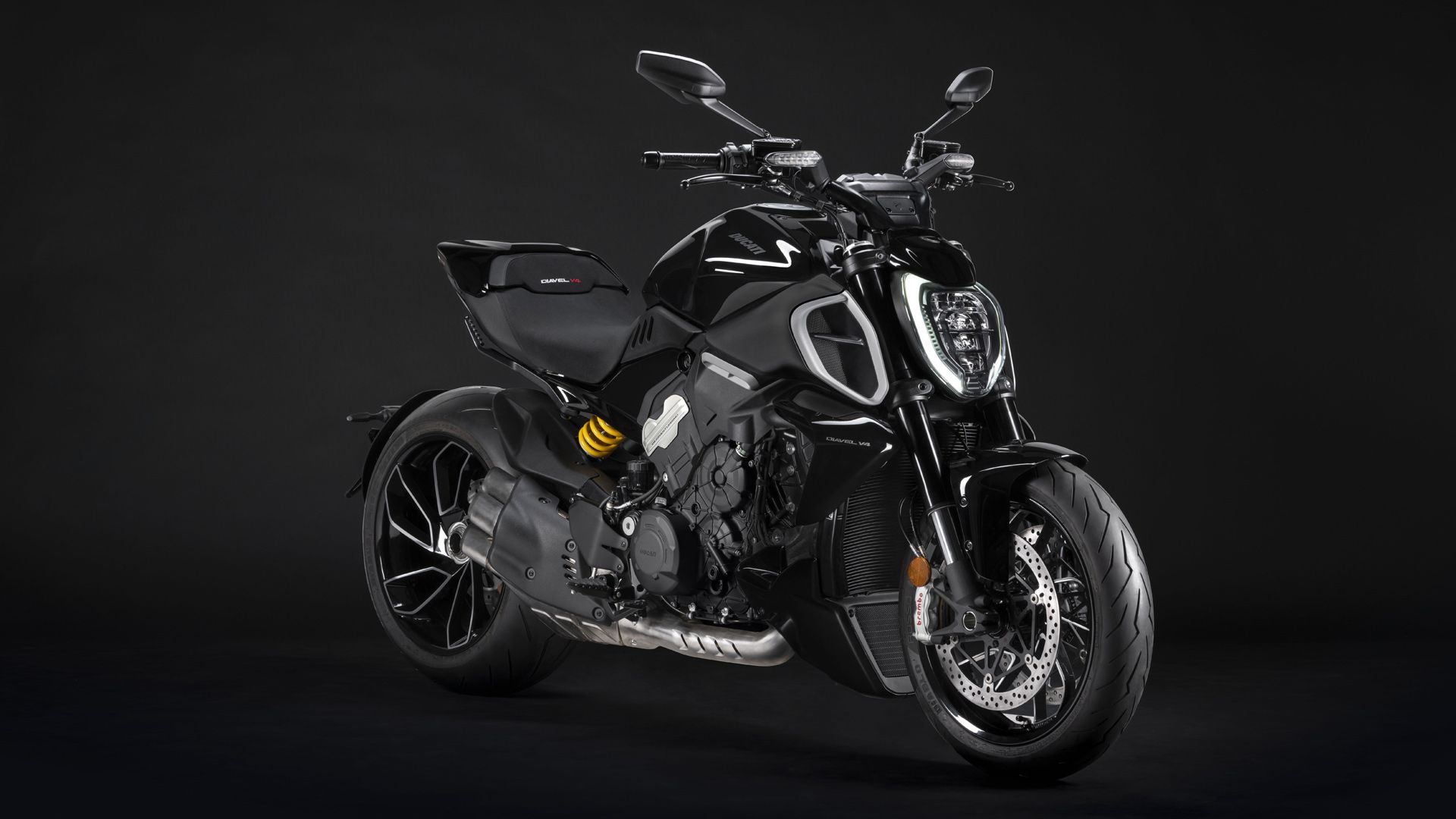 MY23 Ducati Diavel V4  15  UC450502 High