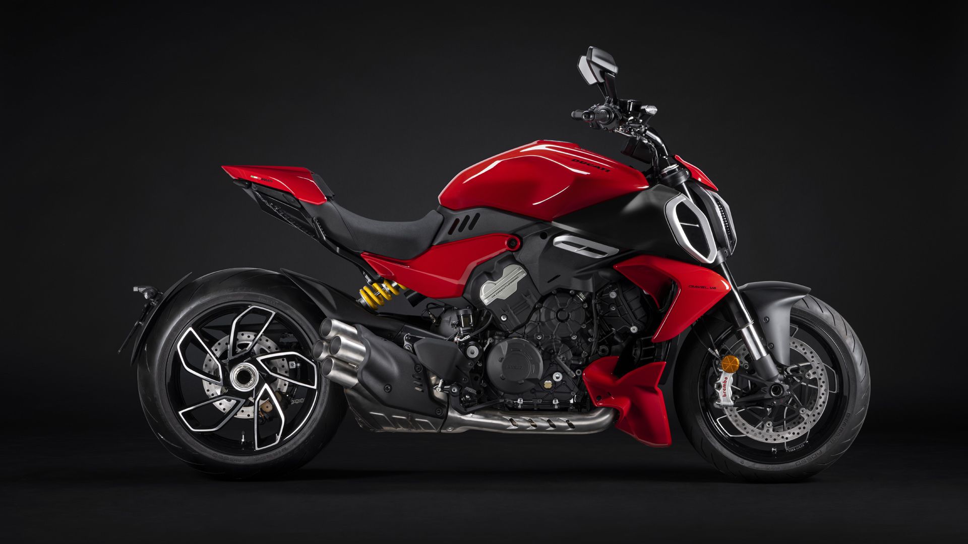 MY23 Ducati Diavel V4  39  UC450437 High