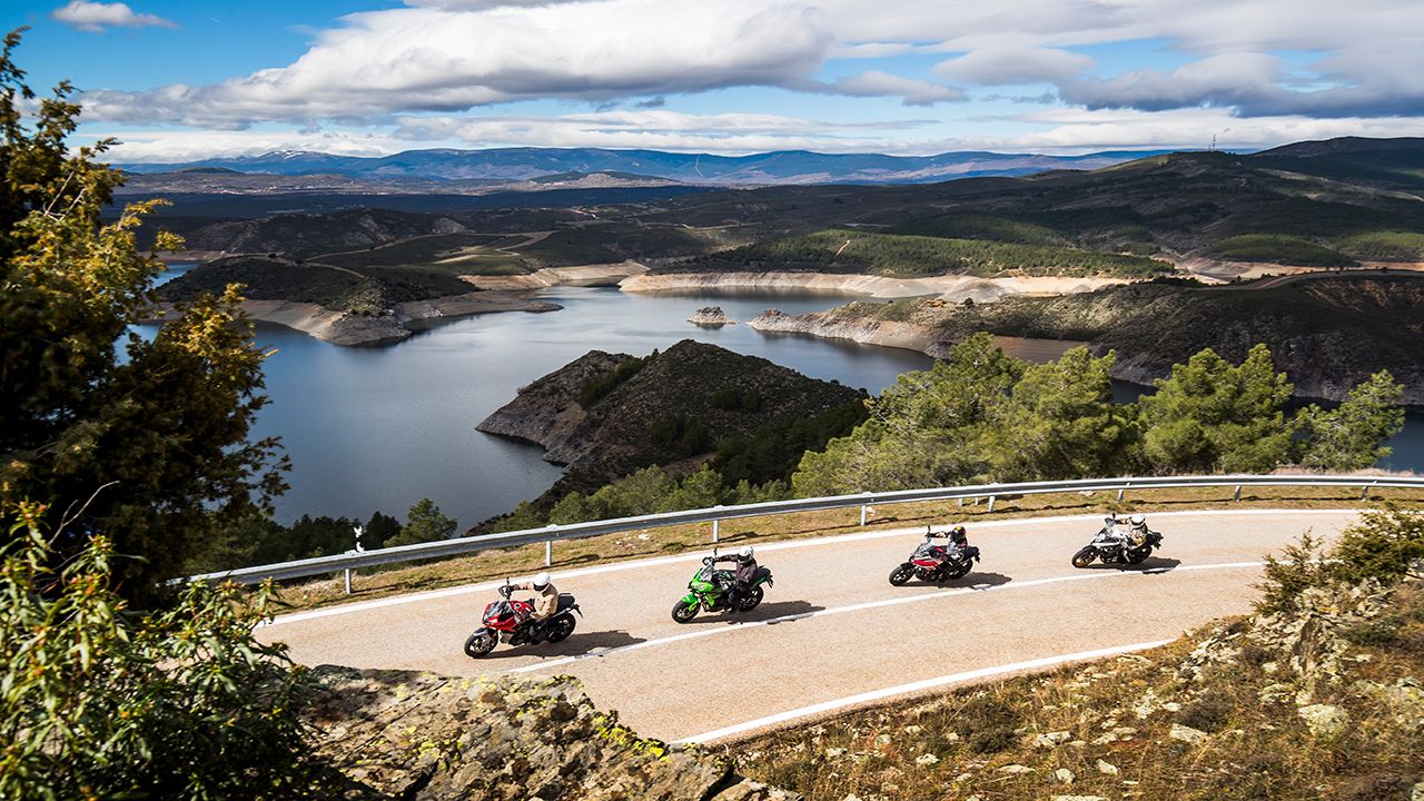Comparativa sport turismo medias honda nc70 suzuki v strom kawasaki versys triumph tiger (13)