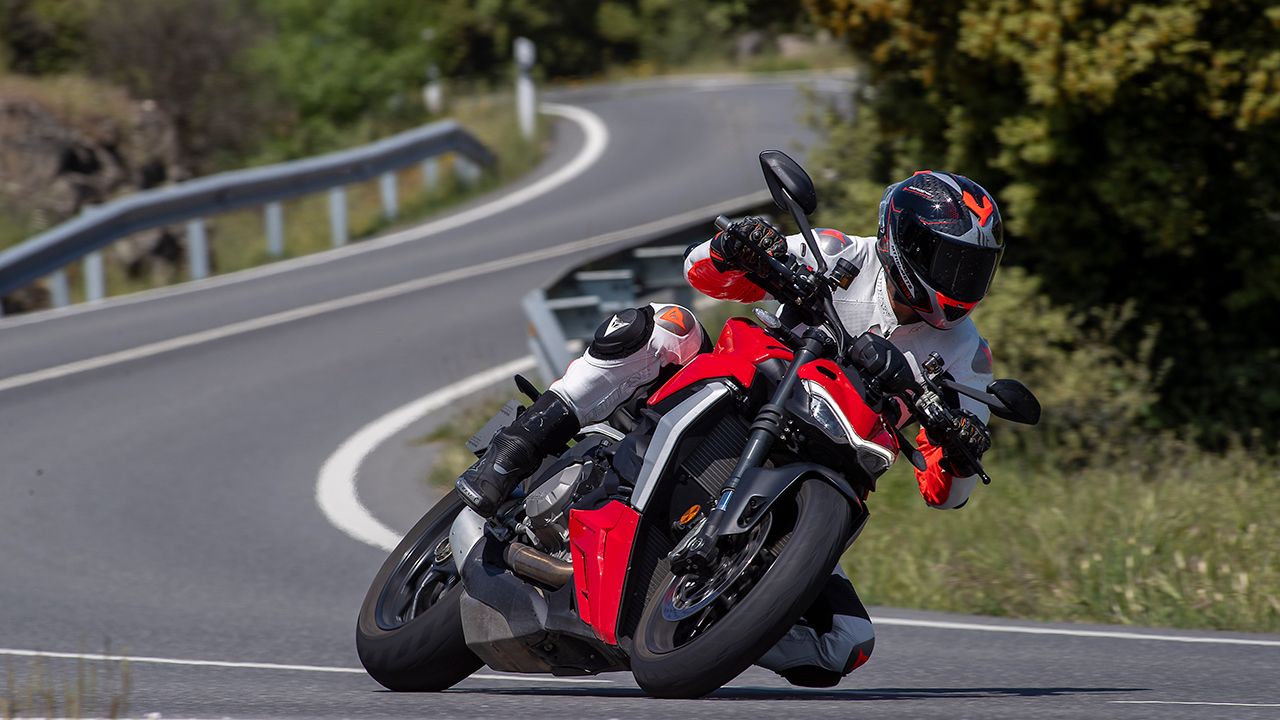 Superprueba Ducati Streetfighter V2 naked terrorifica (5)