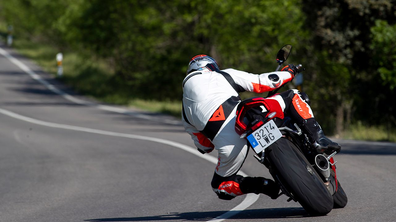 Superprueba Ducati Streetfighter V2 naked terrorifica (37)
