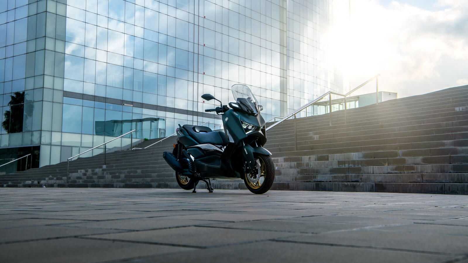 2023 YAM XMAX125ASP EU MDBNM4 STA 001 03 preview