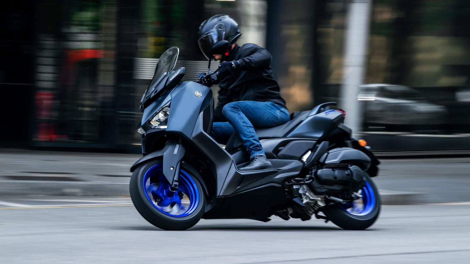 2023 YAM XMAX125 EU MBM3 ACT 004 03 preview
