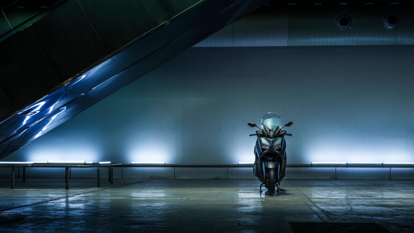 2023 YAM XMAX300ASP EU MDBNM4 STA 003 03 preview