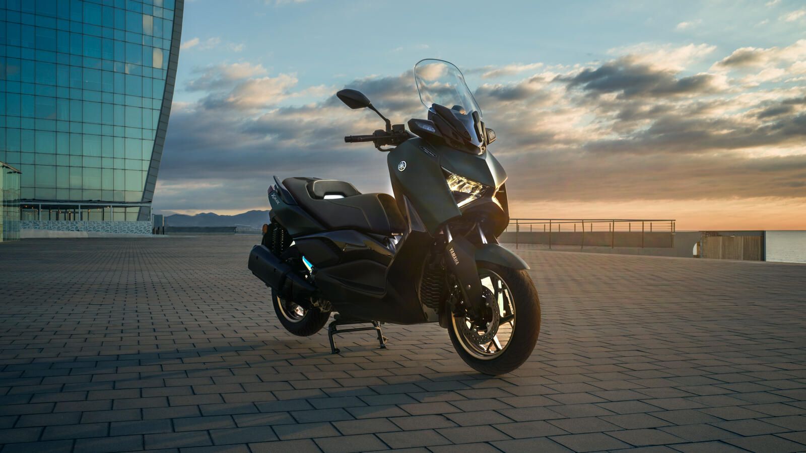 2023 YAM XMAX300ASP EU MDBNM4 STA 001 03 preview