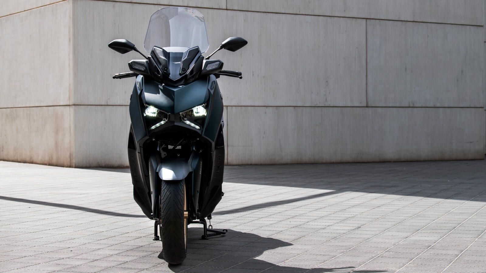 2023 YAM XMAX300ASP EU MDBNM4 STA 007 03 preview