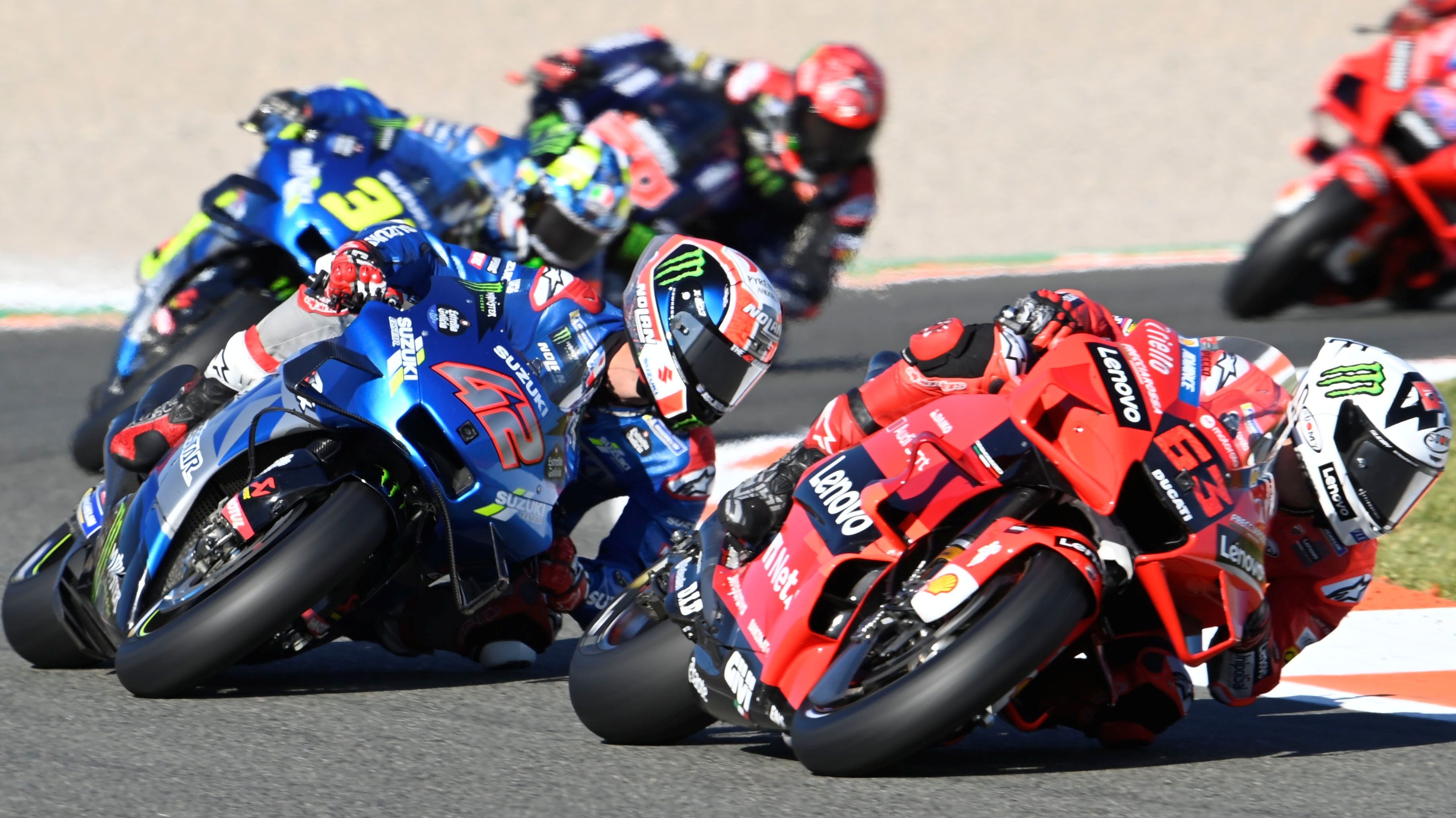 Pecco Bagnaia, Álex Rins, Joan Mir y Fabio Quartararo en la última carrera de MotoGP en Valencia