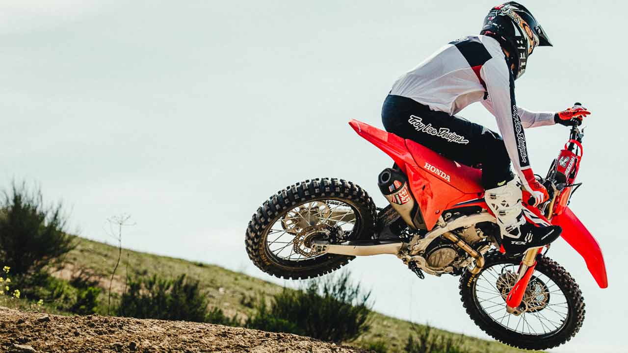 Yoshimura RS-12, prueba de escape.