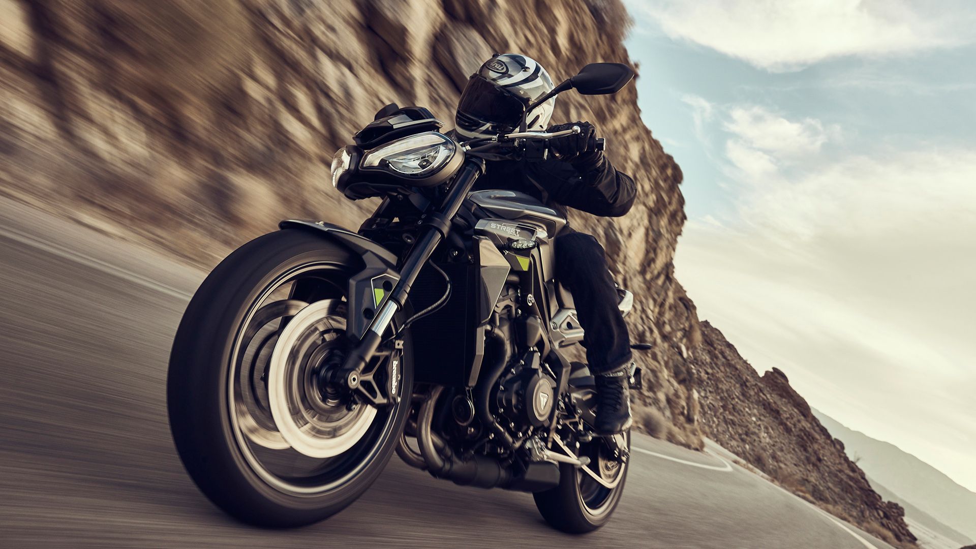 Triumph Street Triple R 2023 Accion (8)