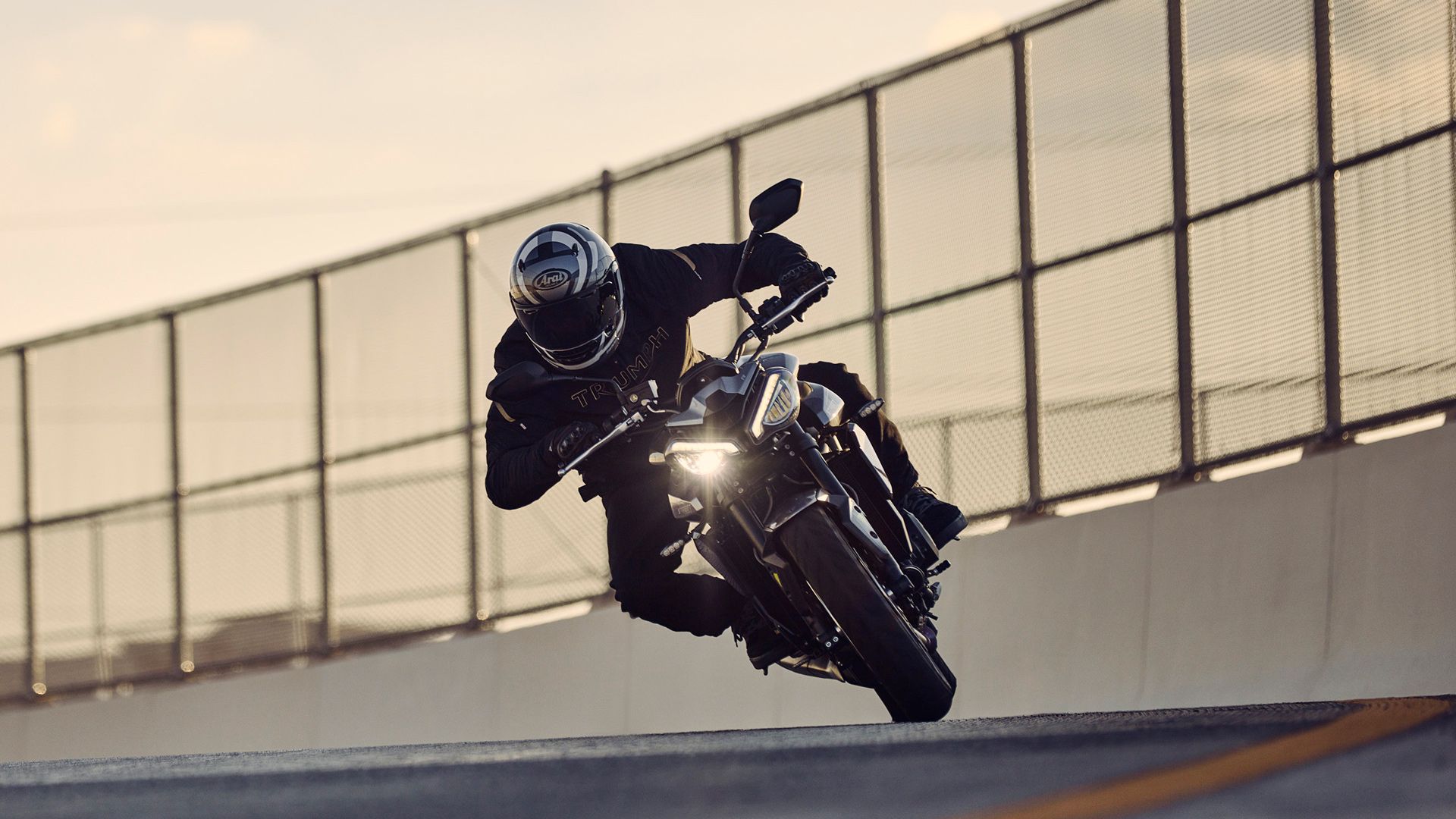 Triumph Street Triple R 2023 Accion (20)
