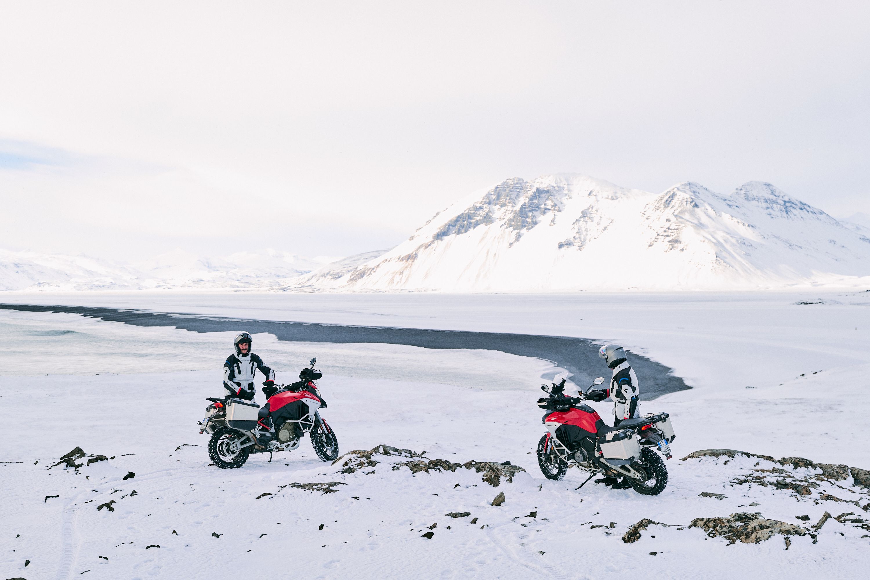 Viaje Islandia Ducati Faro Hvalnes (21)