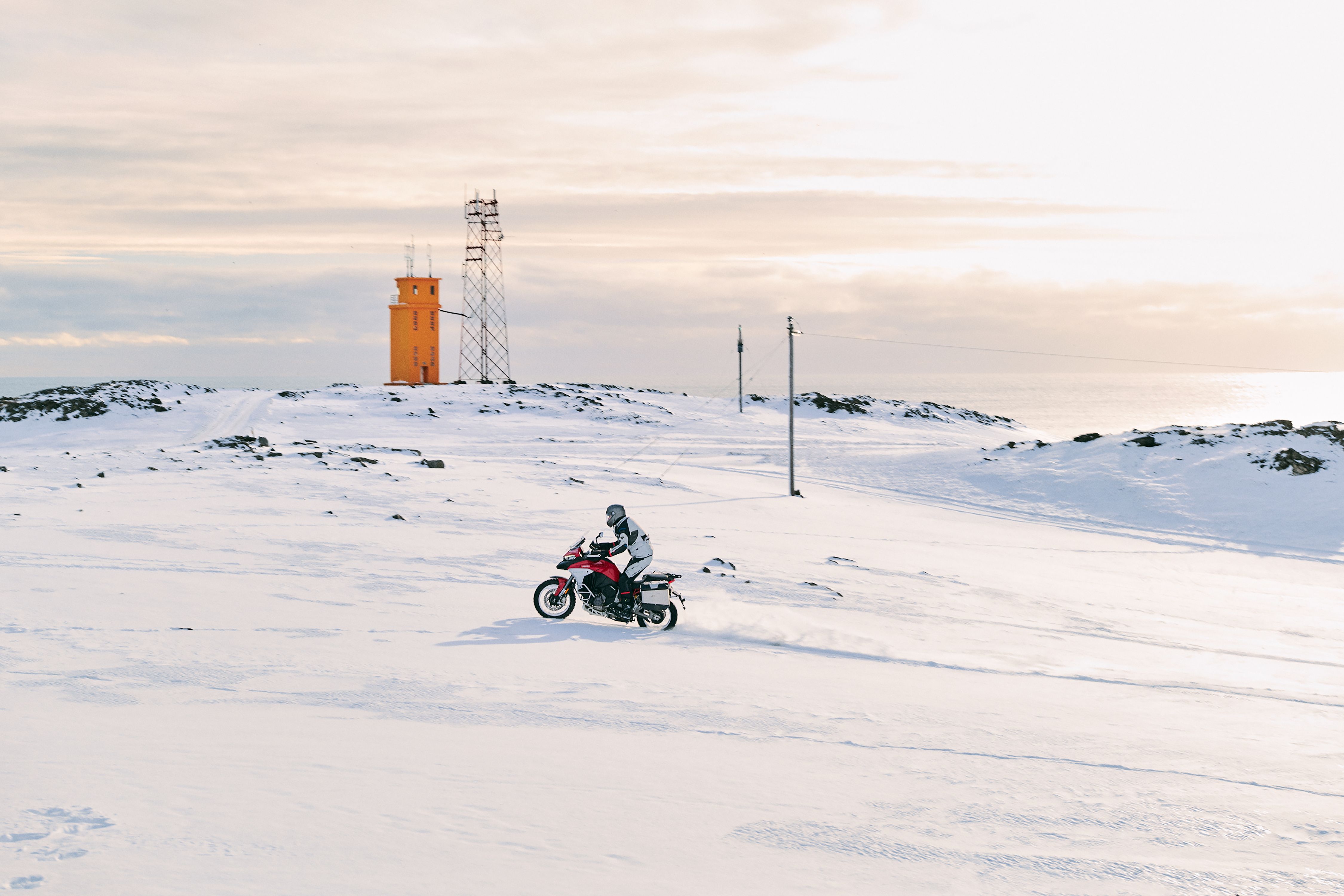 Viaje Islandia Ducati Faro Hvalnes (34)