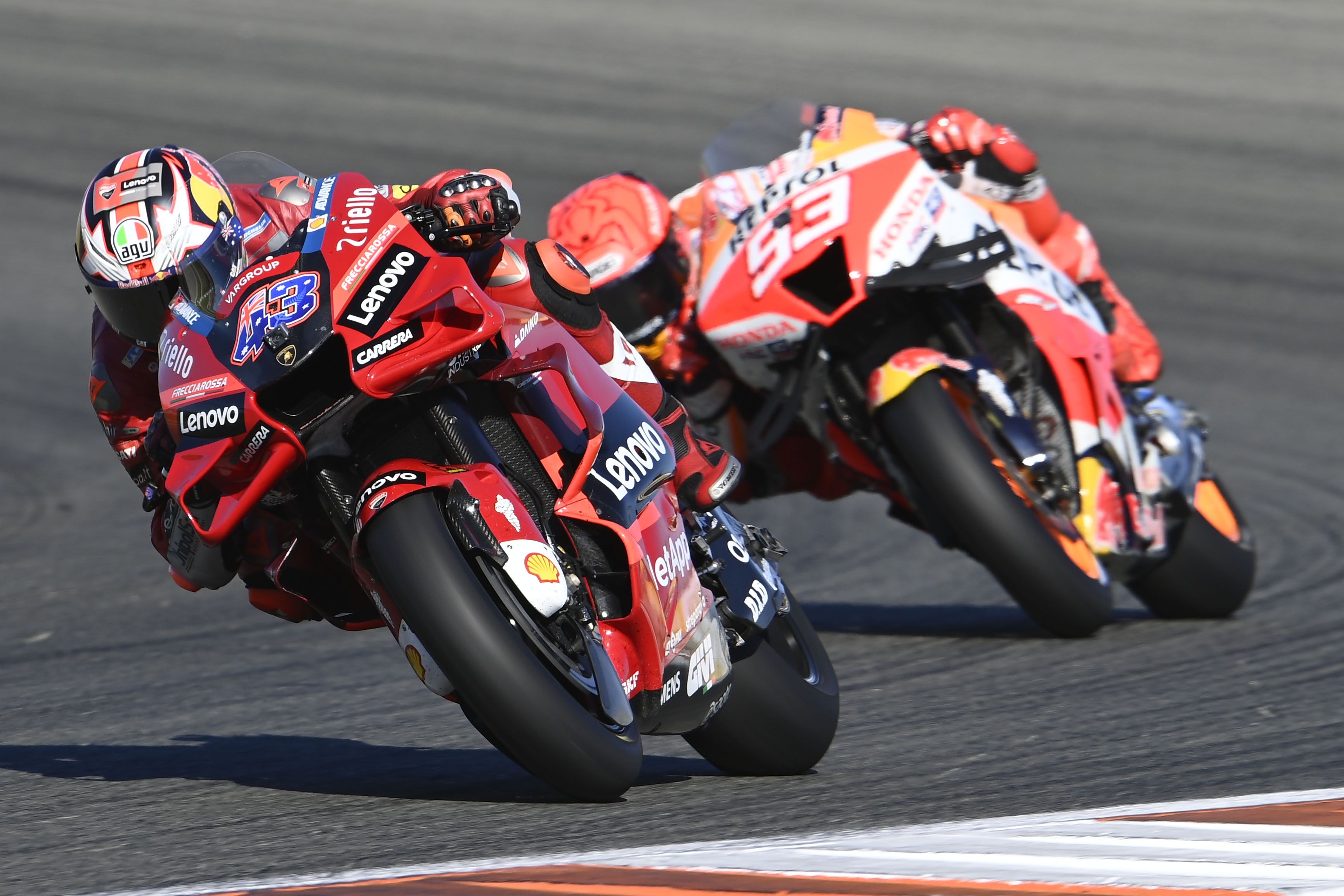 Jack Miller con Marc Márquez a rueda, MotoGP Valencia 2022