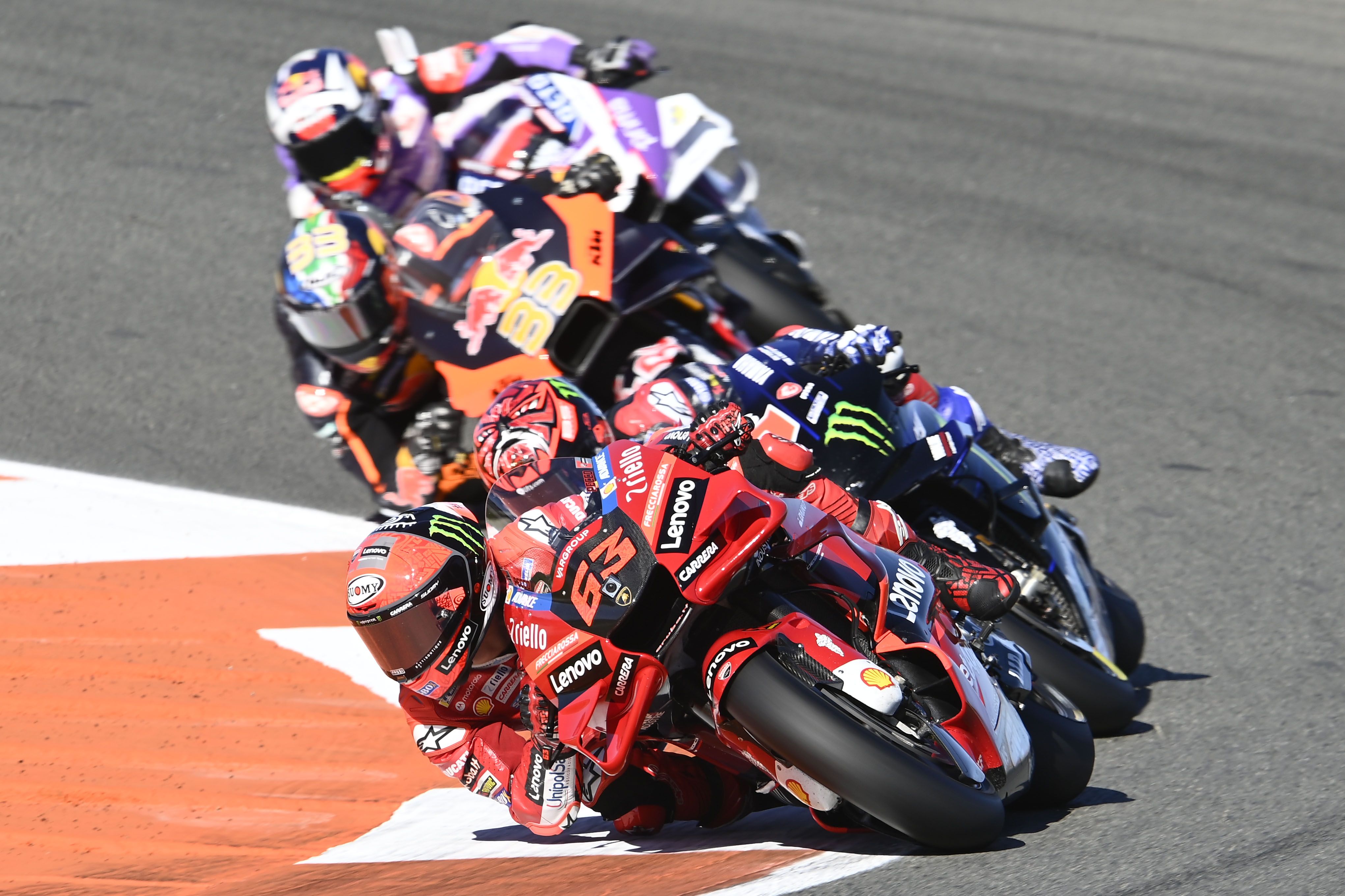 Pecco Bagnaia, Fabio Quartararo, Brad Binder y Johann Zarco, MotoGP Valencia 2022