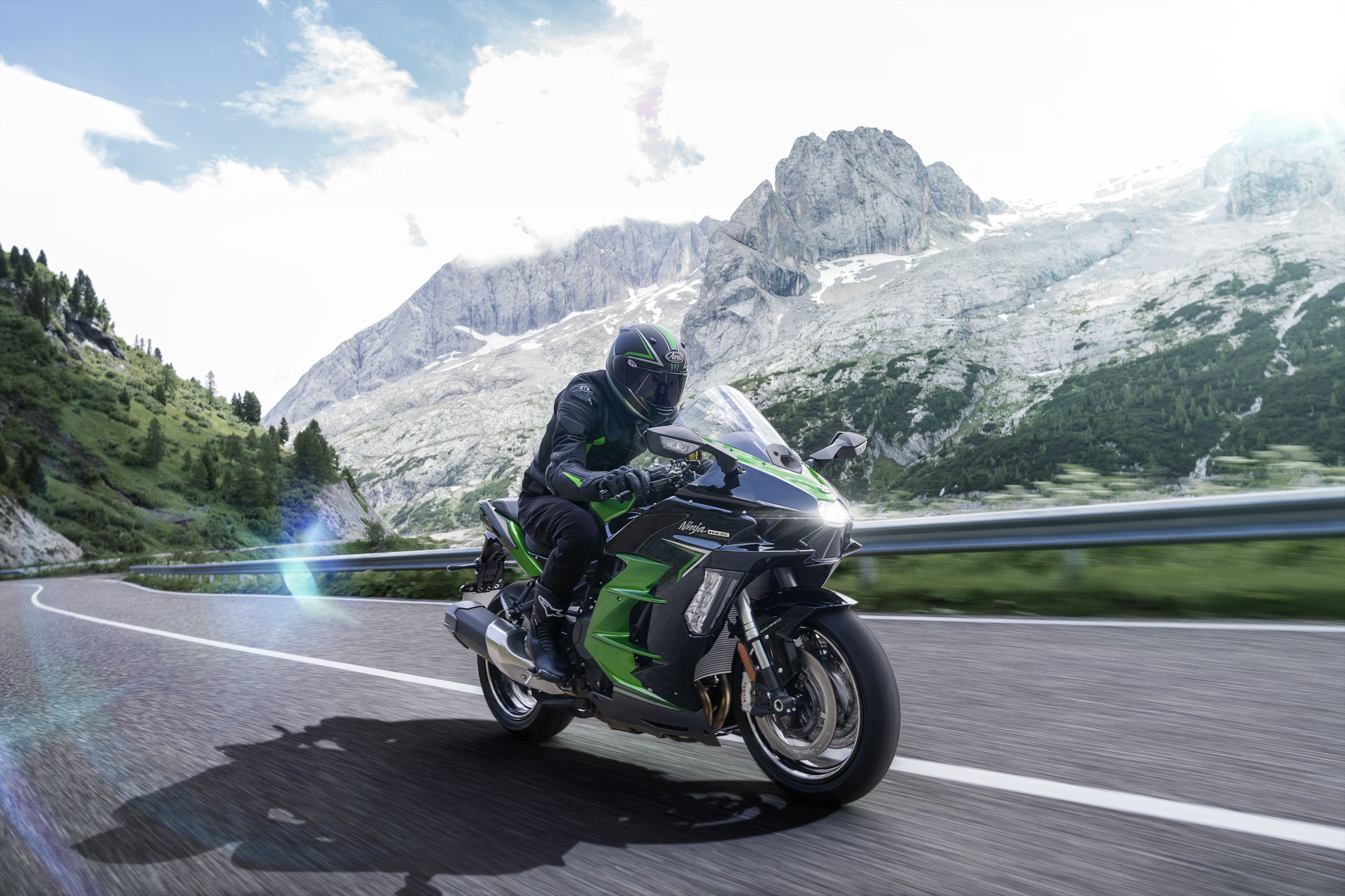 Kawasaki Ninja H2 SX SE GN2 ACT (12)