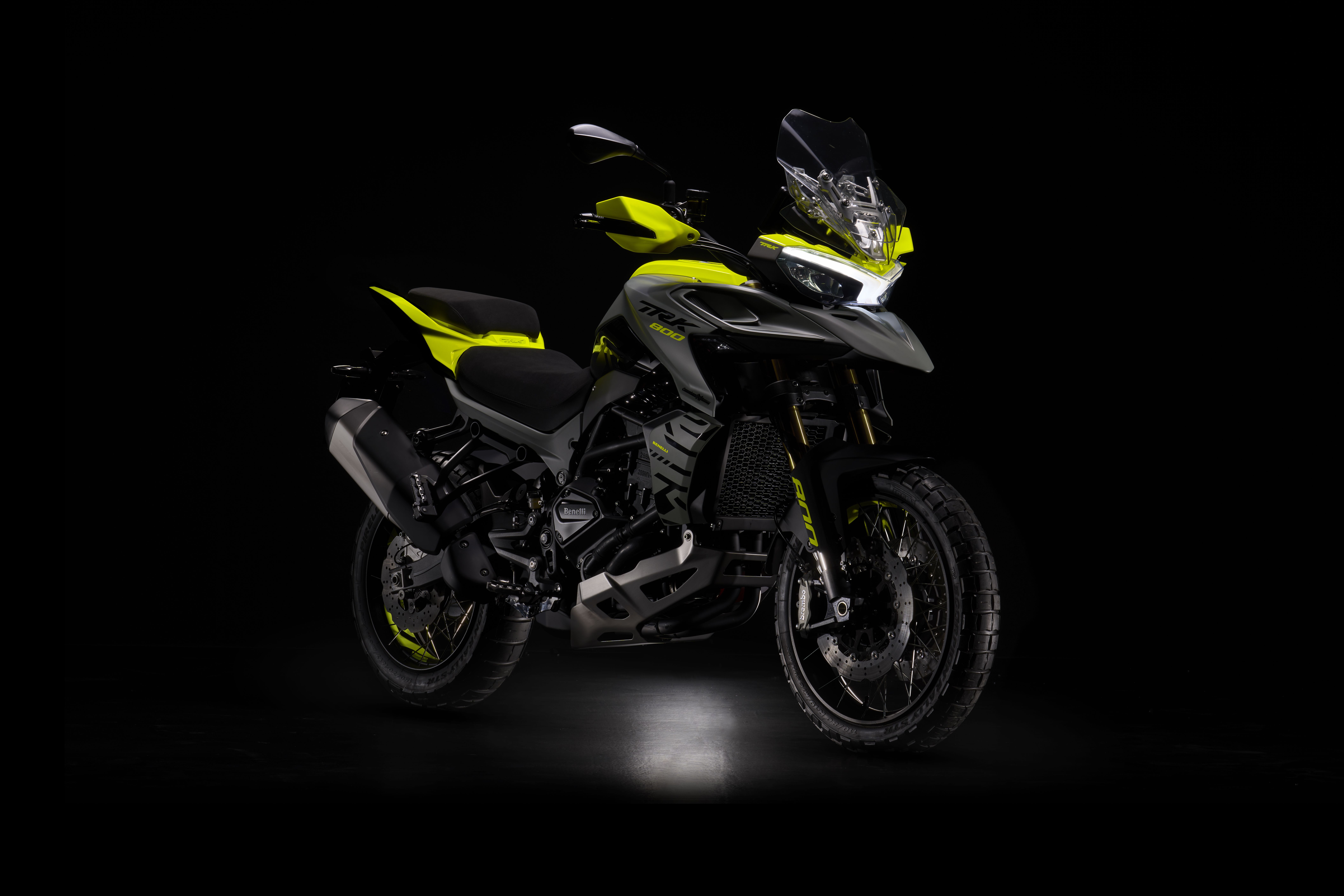 Benelli TRK 880 2023 02 (1)