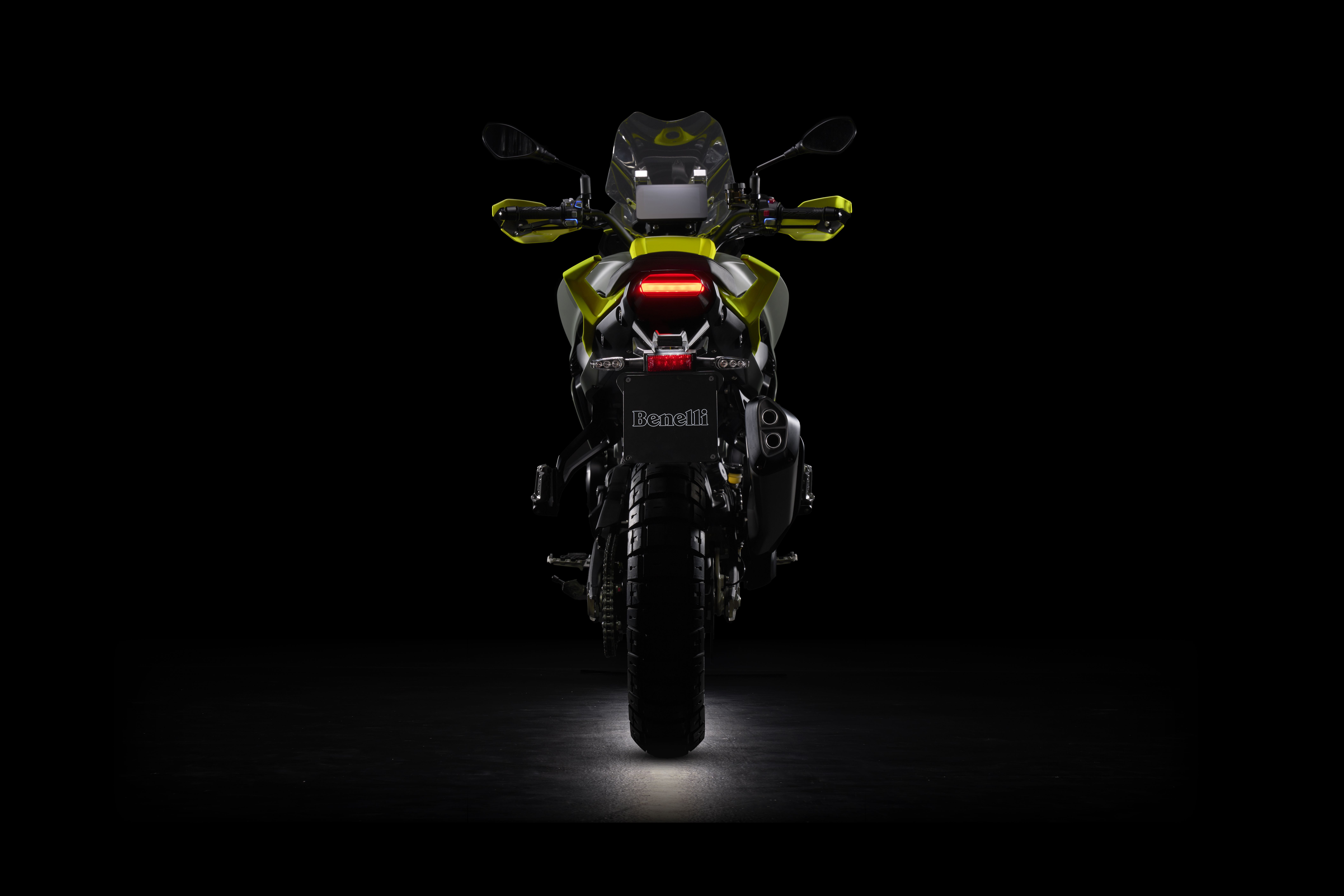 Benelli TRK 880 2023 05