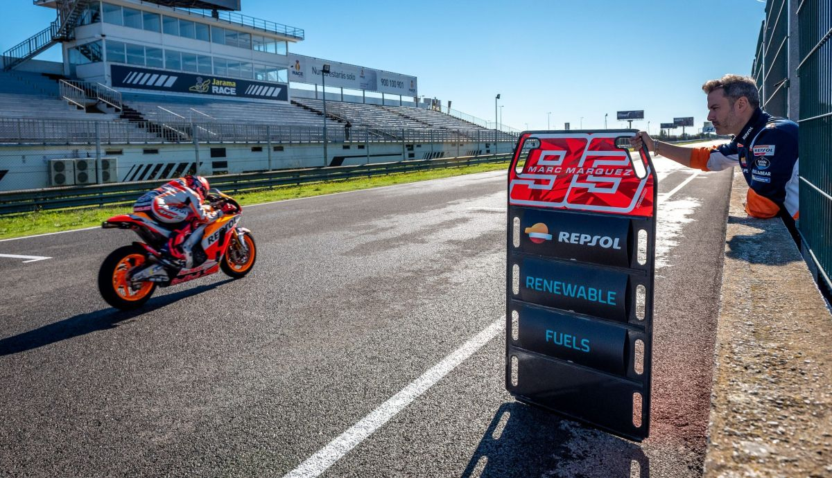 Marc Márquez rodando en el circuito del Jarama con el nuevo biocombusible de Repsol