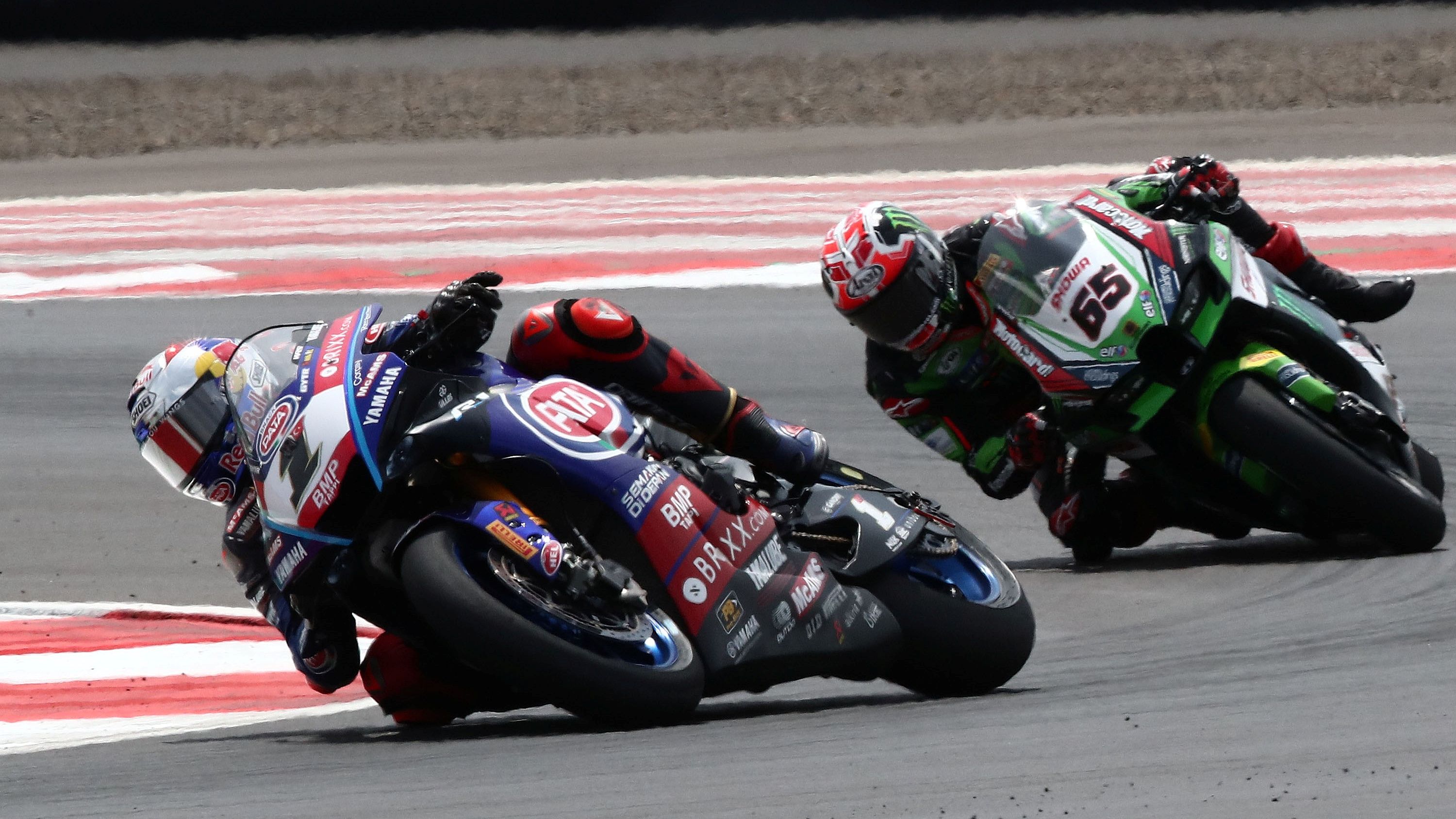Toprak Razgatlioglu ha repetido triunfo en Indonesia delante de Jonathan Rea