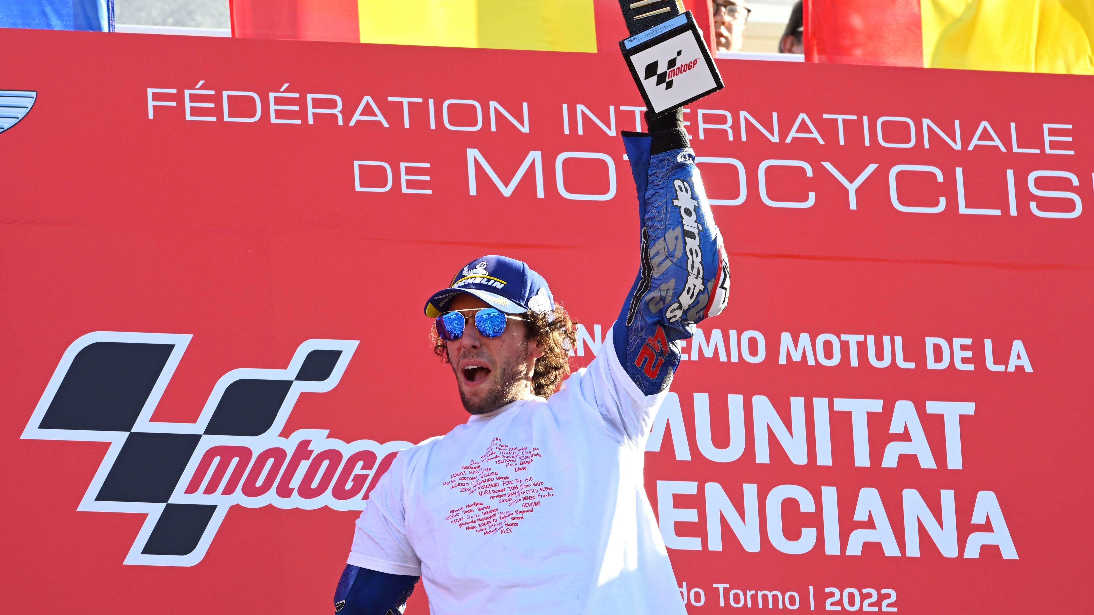 Álex Rins dio la victoria a Suzuki en Valencia 2022