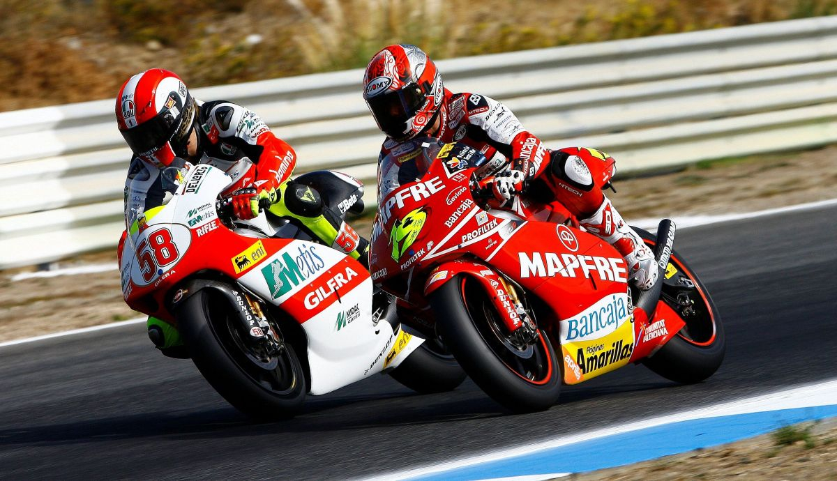 Marco Simoncelli y Álvaro Bautista tuvieron una bonita rivalidad en 250cc Marco Simoncelli y Álvaro Bautista tuvieron una bonita rivalidad en 250cc