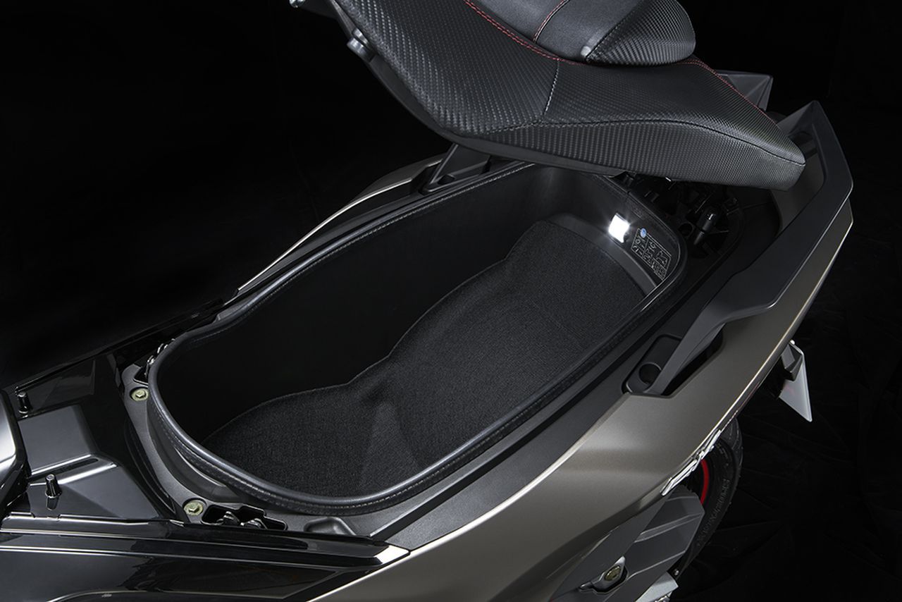 Kymco AK 550 premium 2023 79