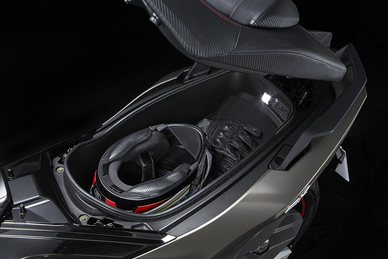 Kymco AK 550 premium 2023 80