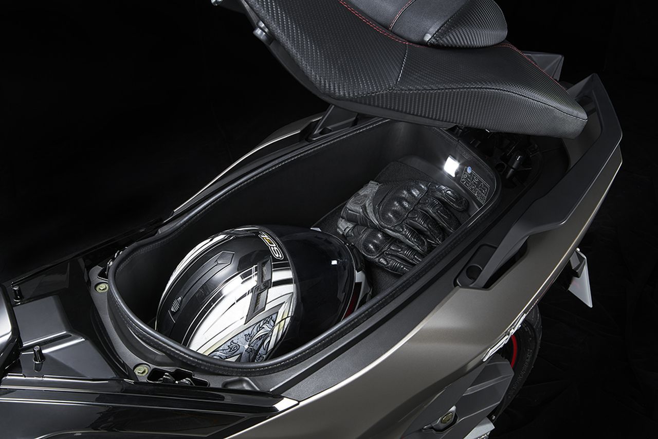 Kymco AK 550 premium 2023 81