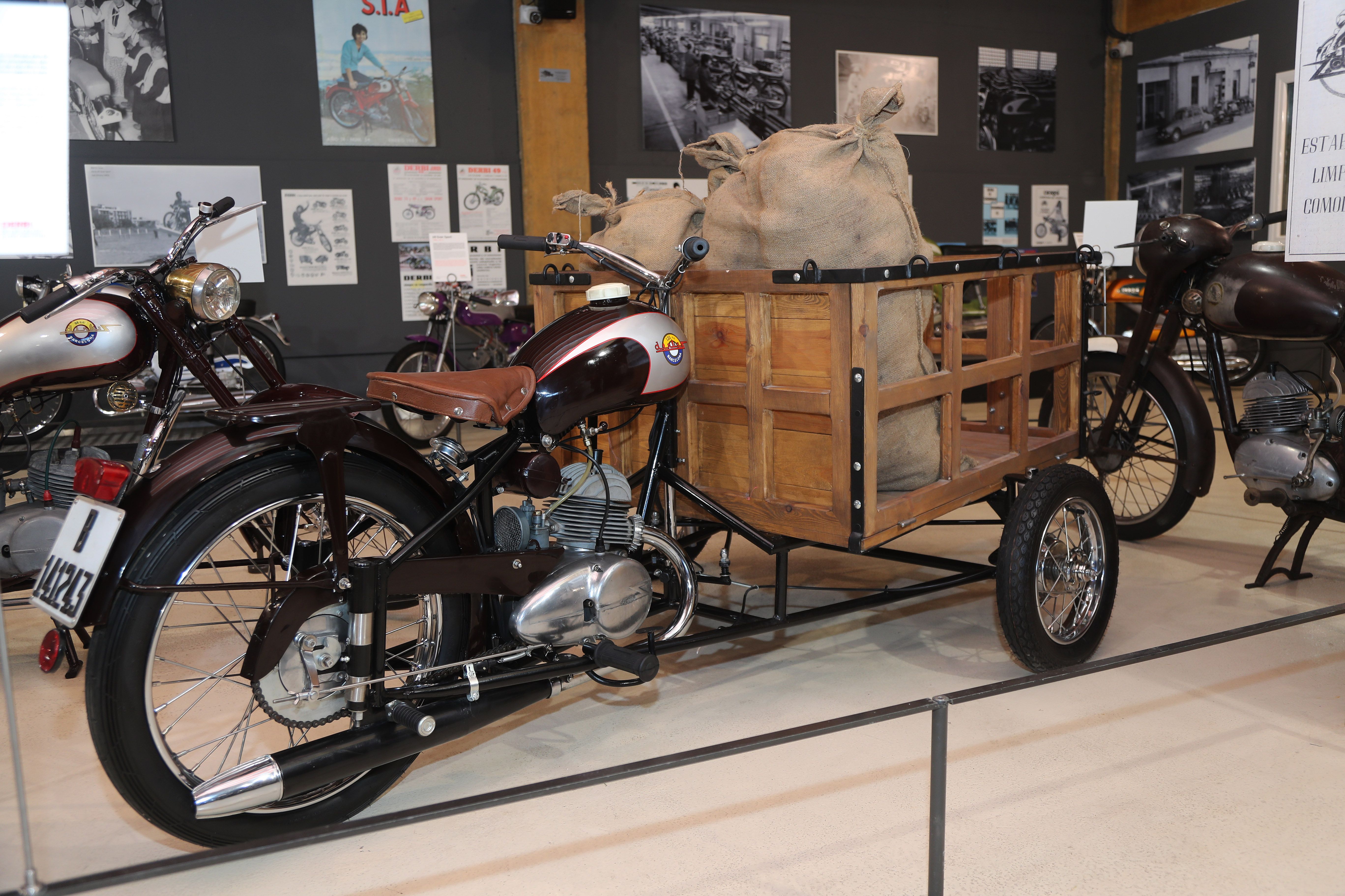  Exposición "+ DERBI, de las calles a los circuitos" Museo Moto Bassella