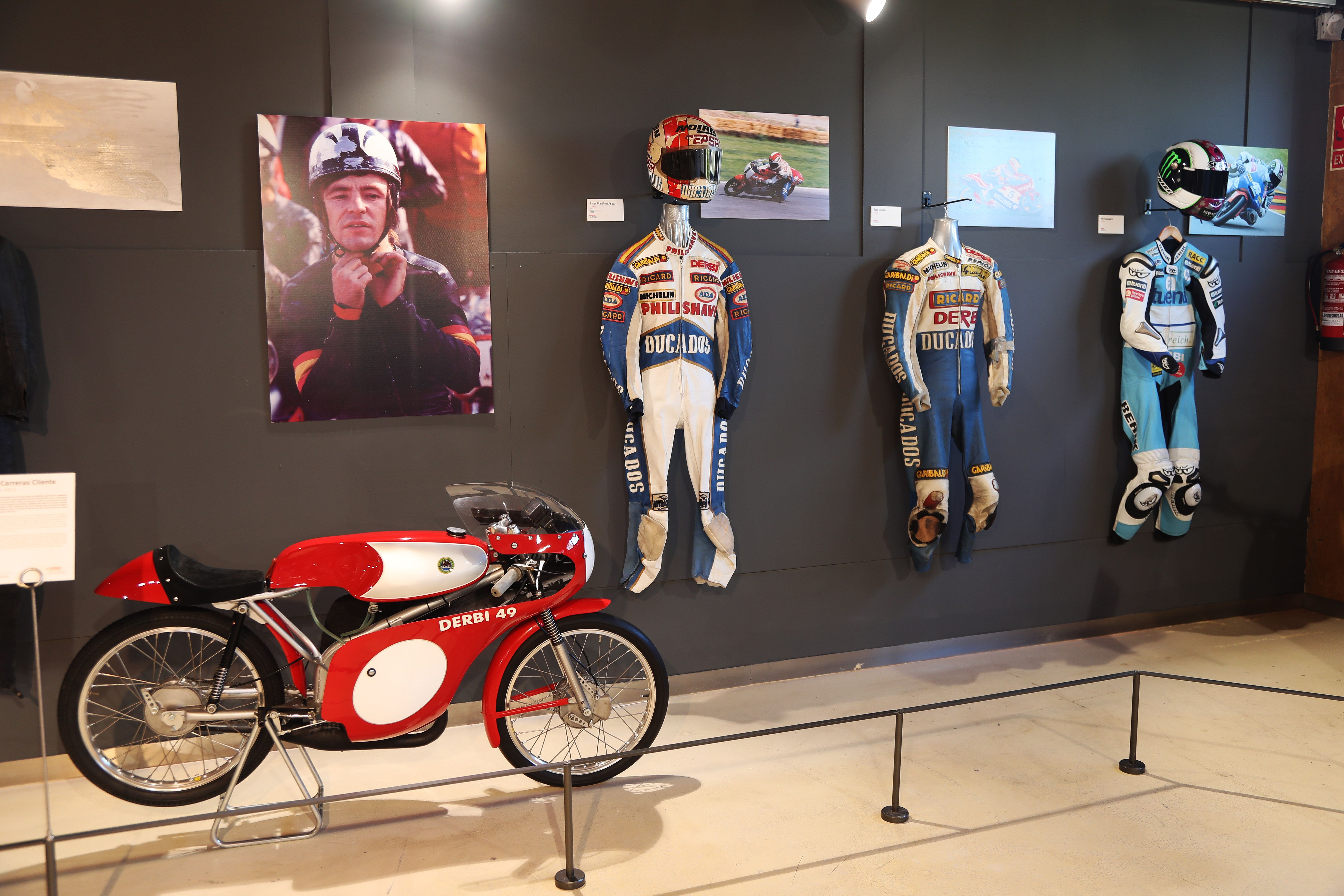  Exposición "+ DERBI, de las calles a los circuitos" Museo Moto Bassella