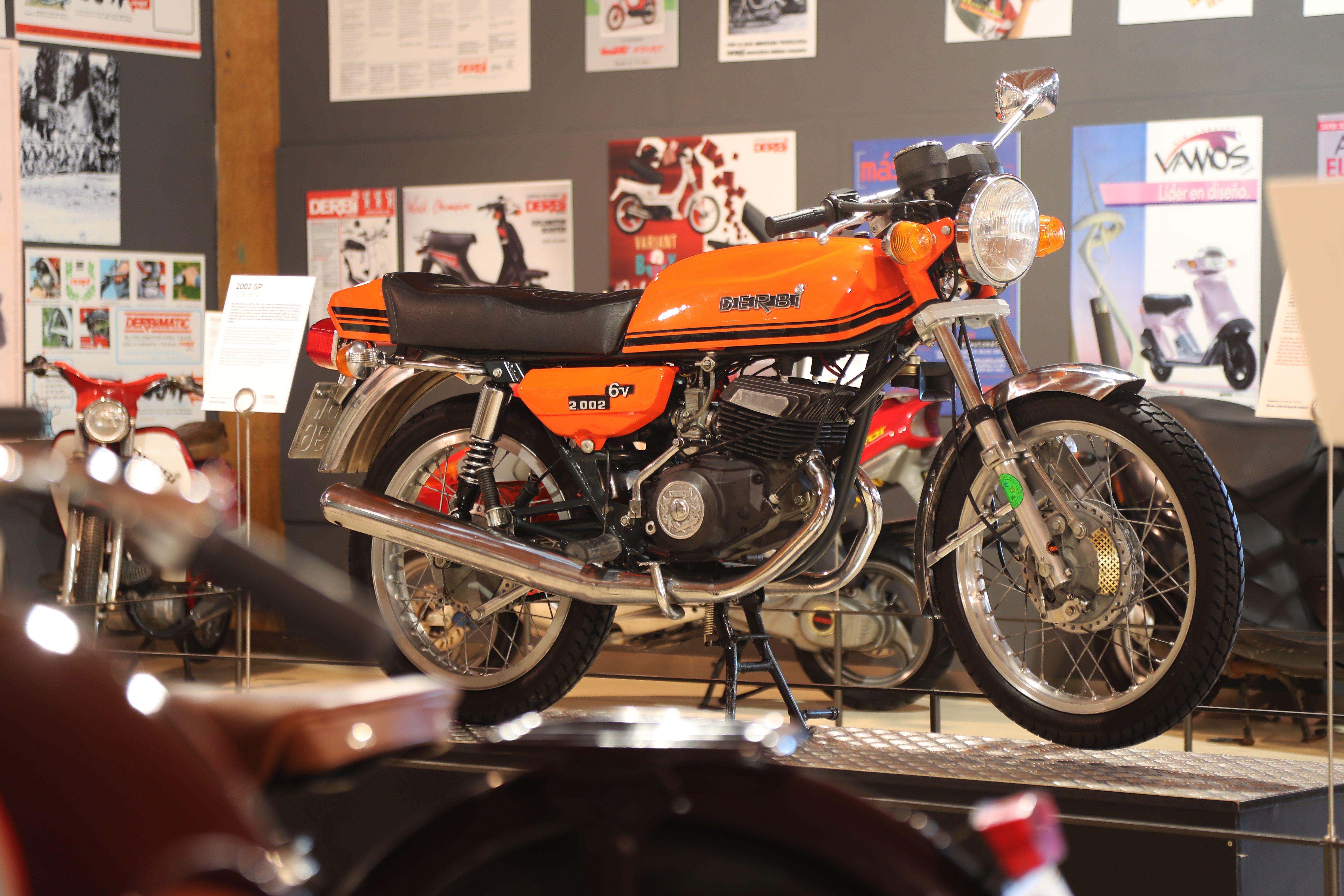  Exposición "+ DERBI, de las calles a los circuitos" Museo Moto Bassella