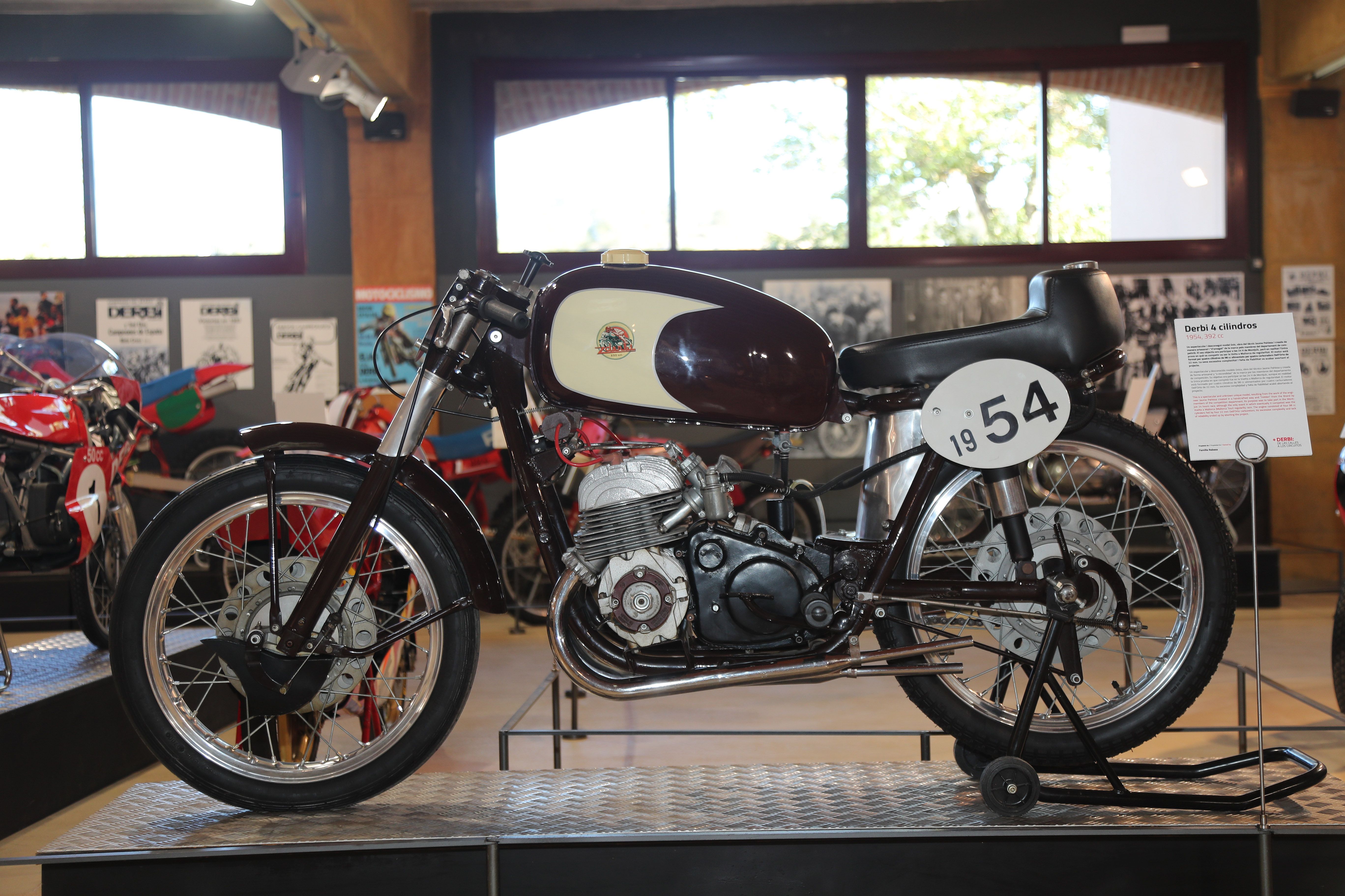  Exposición "+ DERBI, de las calles a los circuitos" Museo Moto Bassella