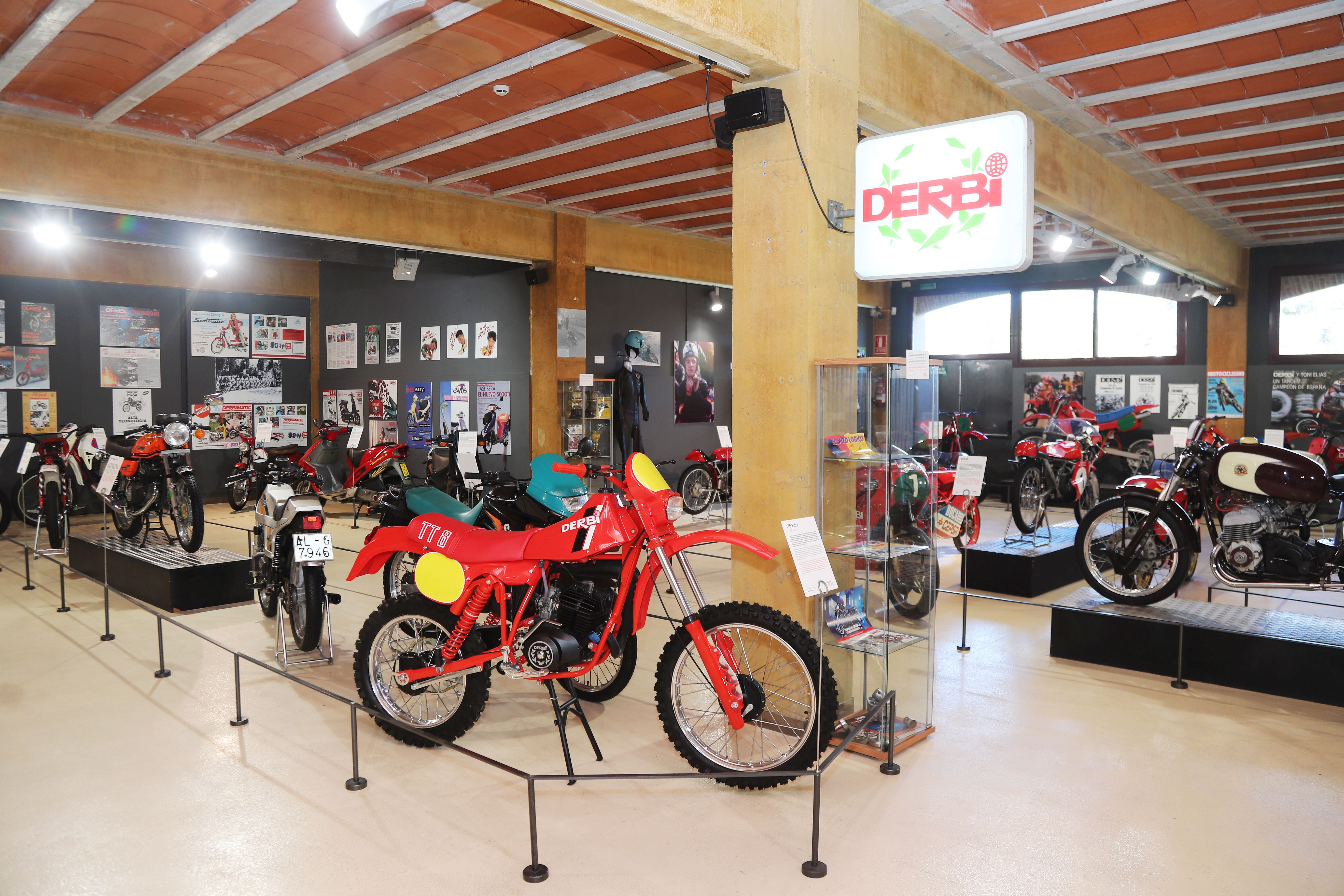  Exposición "+ DERBI, de las calles a los circuitos" Museo Moto Bassella