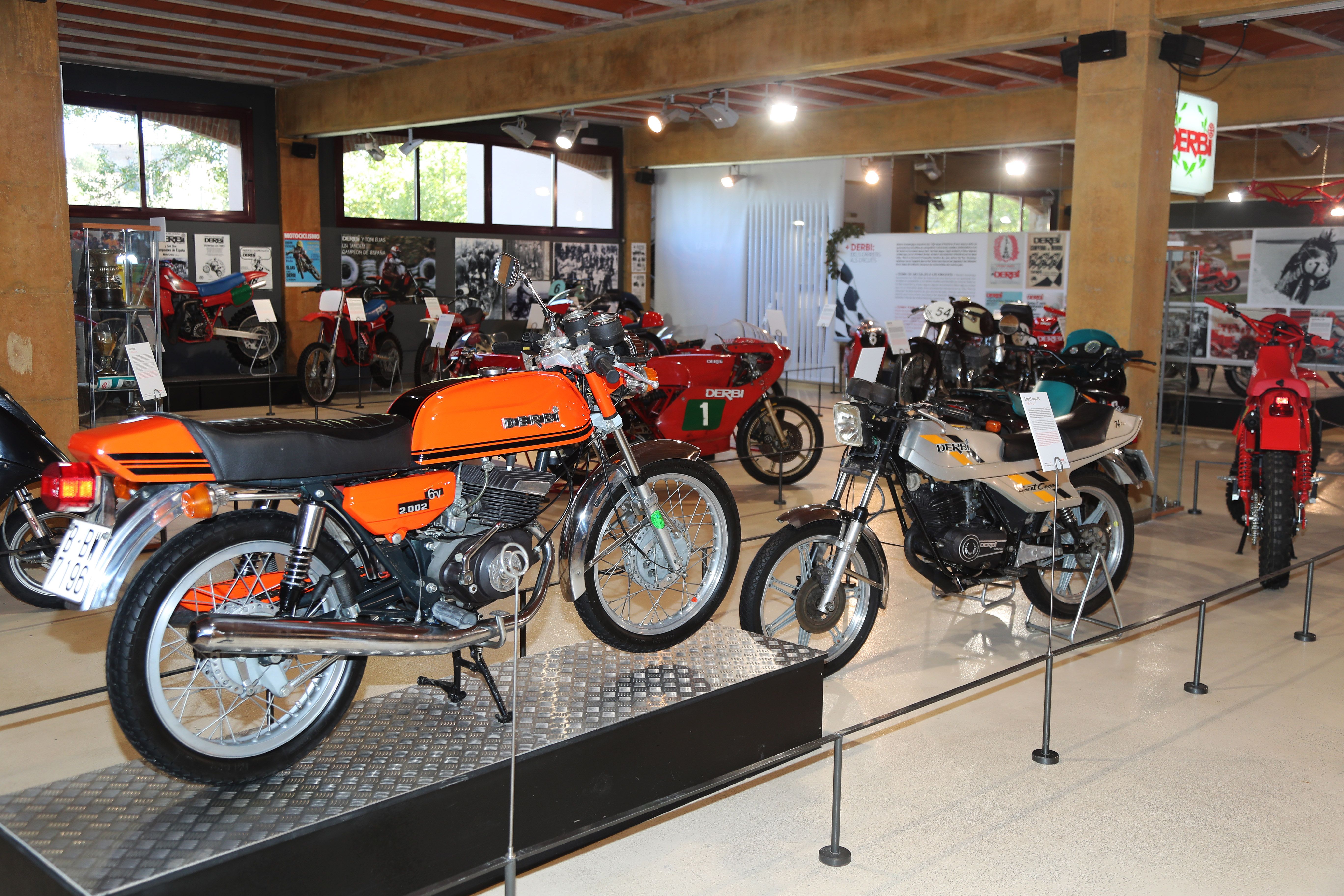  Exposición "+ DERBI, de las calles a los circuitos" Museo Moto Bassella