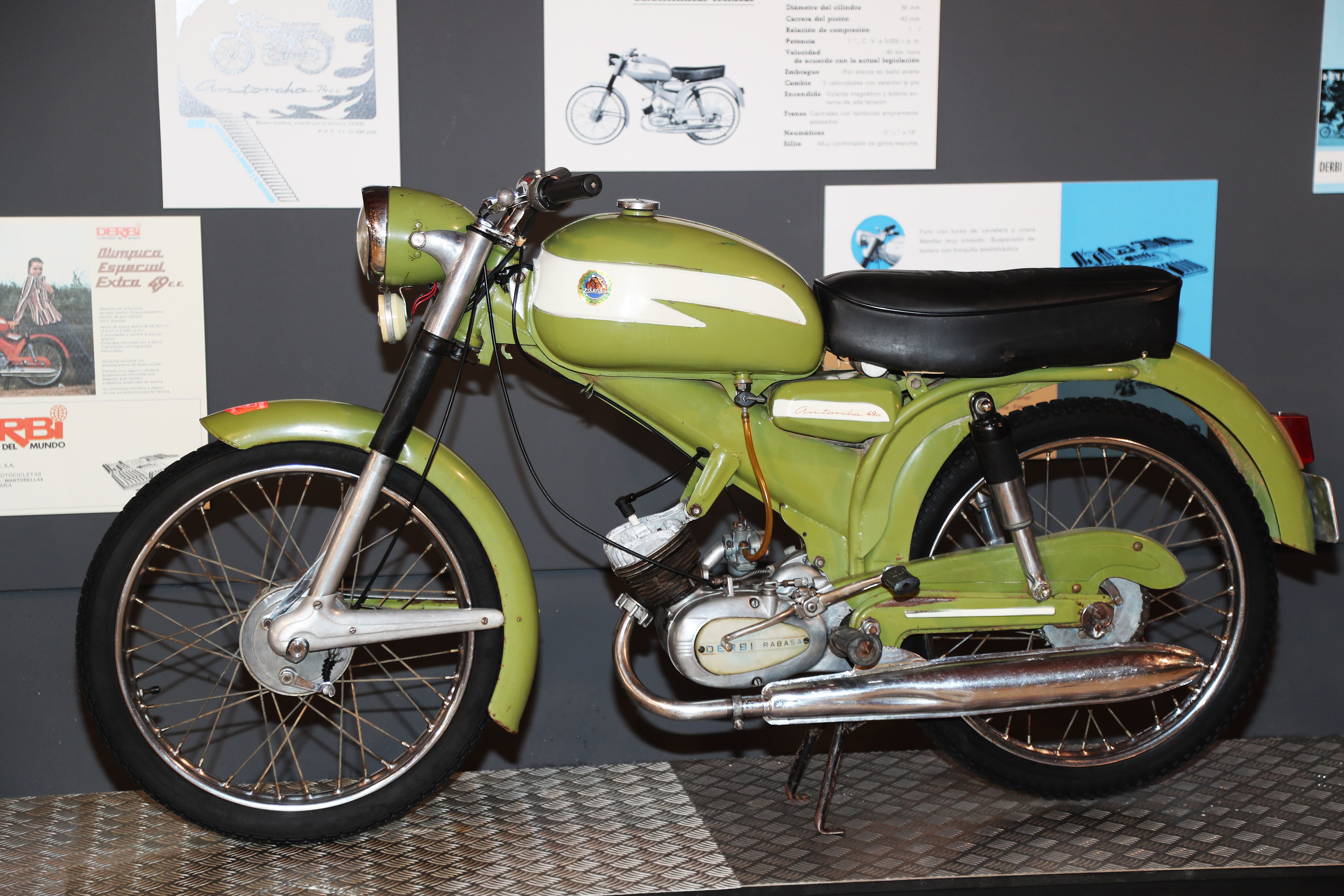  Exposición "+ DERBI, de las calles a los circuitos" Museo Moto Bassella