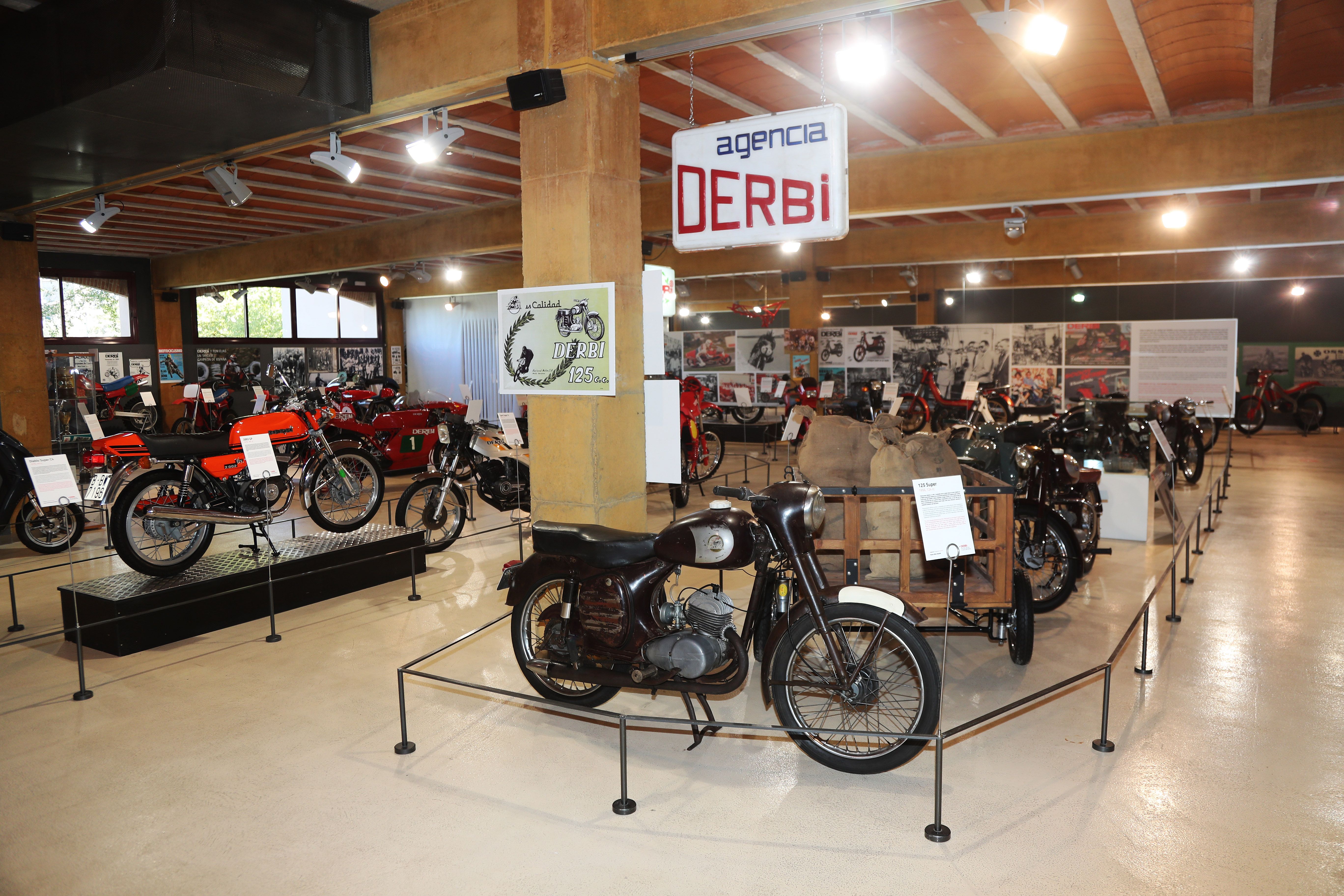  Exposición "+ DERBI, de las calles a los circuitos" Museo Moto Bassella