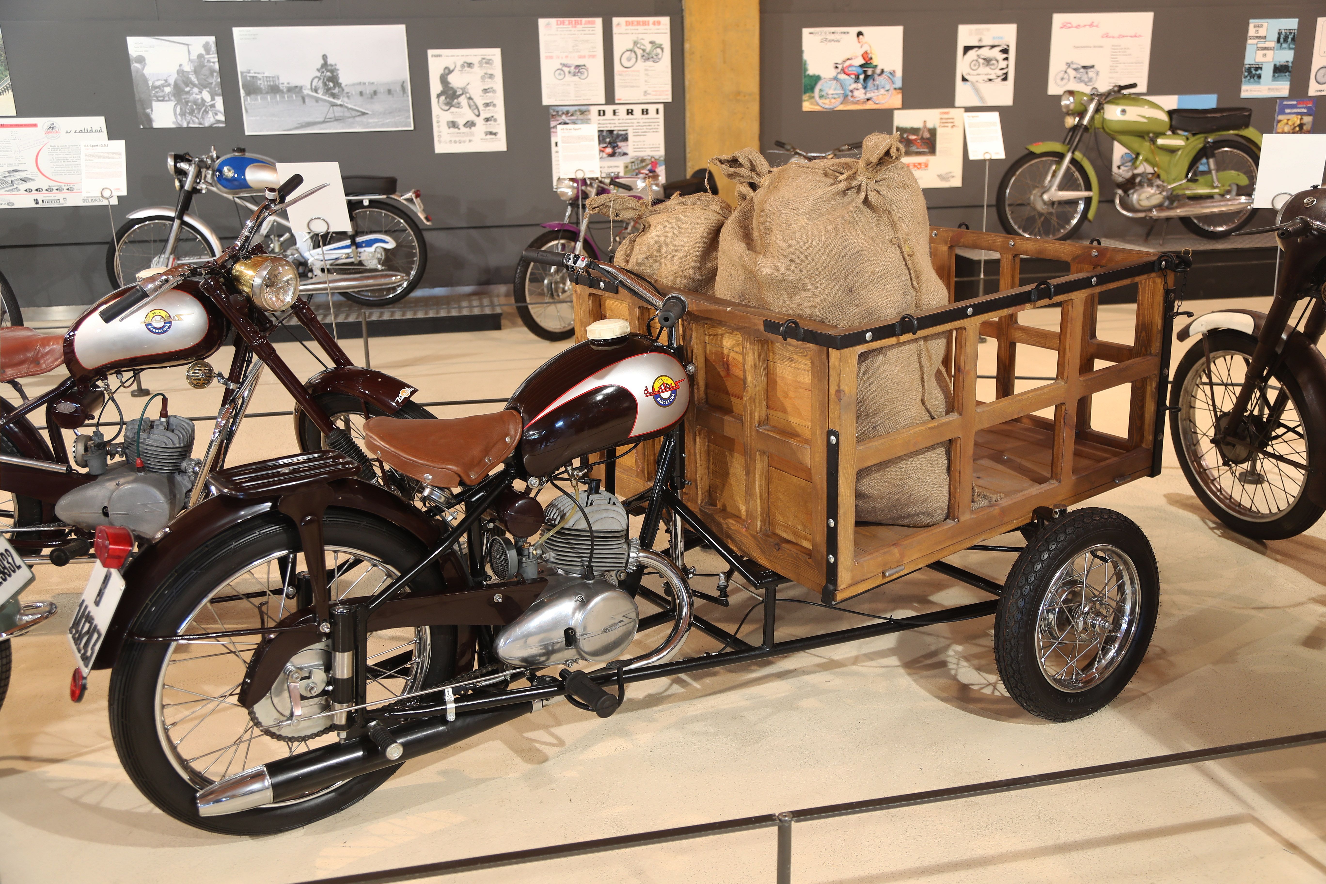  Exposición "+ DERBI, de las calles a los circuitos" Museo Moto Bassella