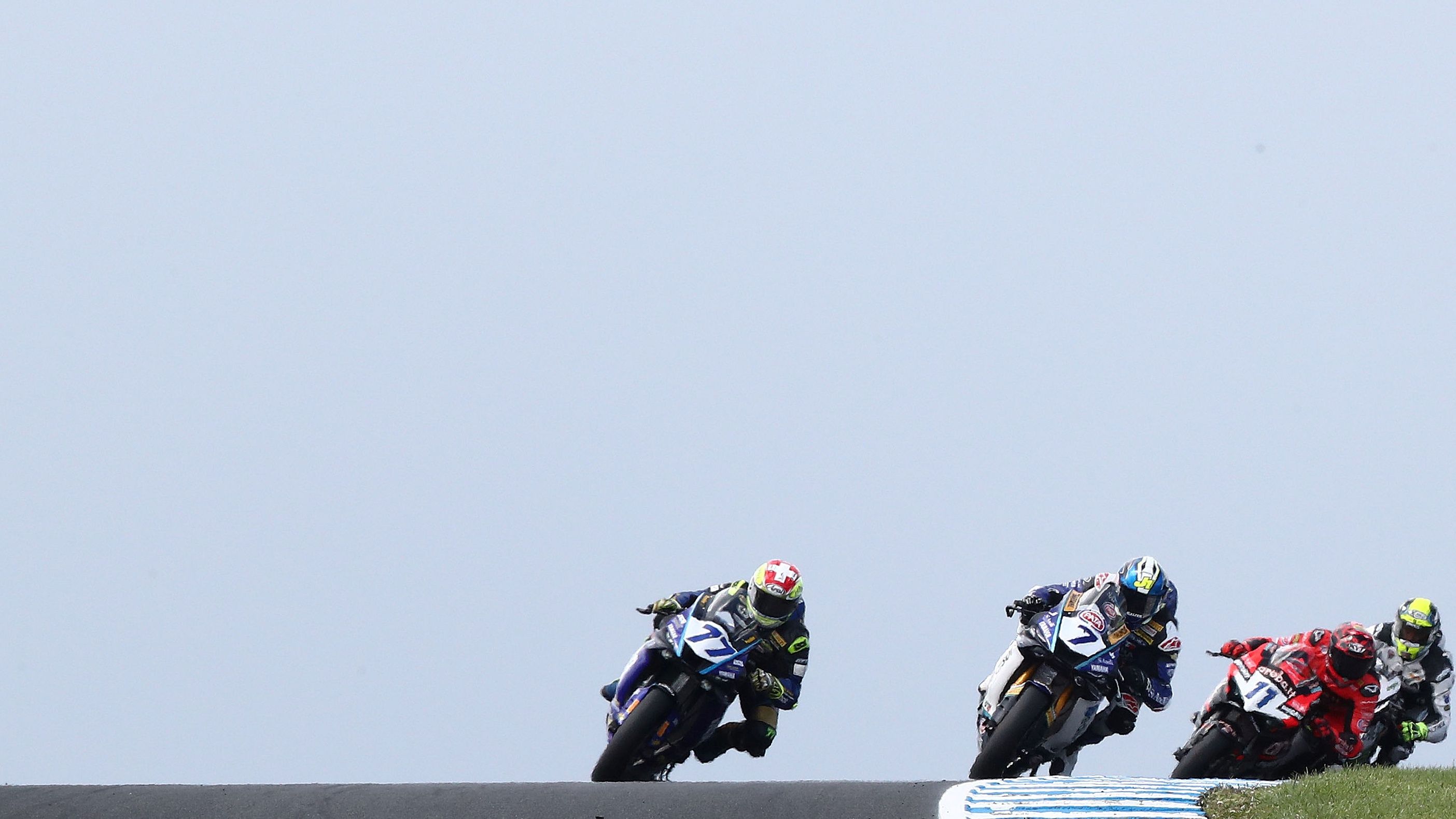 Dominique Aegerter se escapa de Lorenzo Baldassarri, Nicolò Bulega y Federico Caricasulo