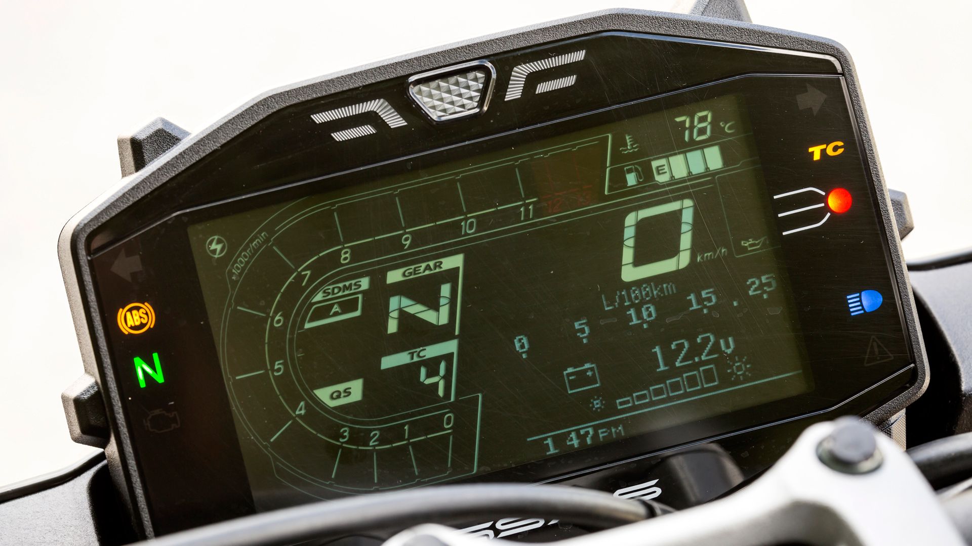 Suzuki GSX S950 2021 Detalles (5)