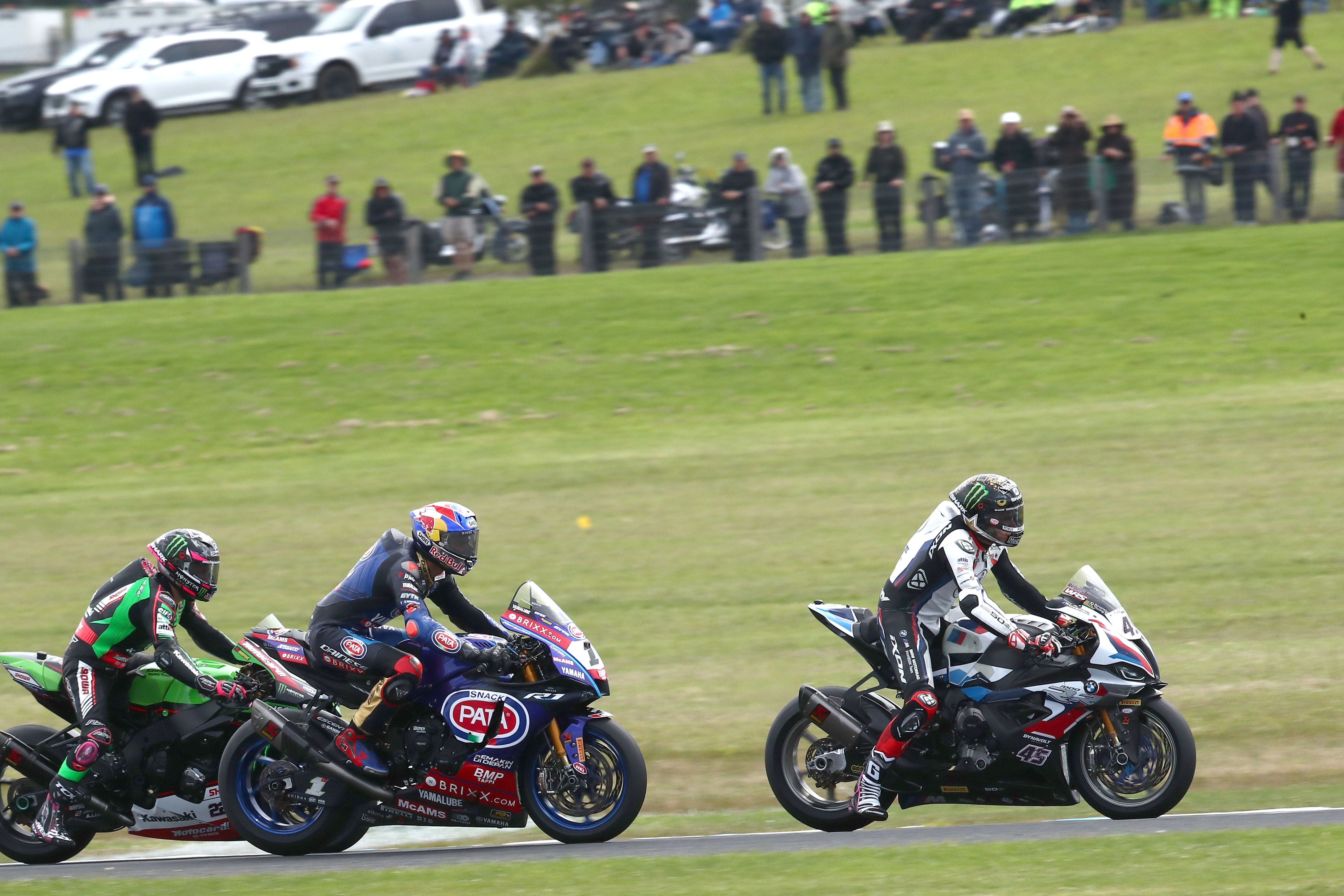 Scott Redding, Toprak Razgatlioglu y Alex Lowes, WSBK Australia 2022