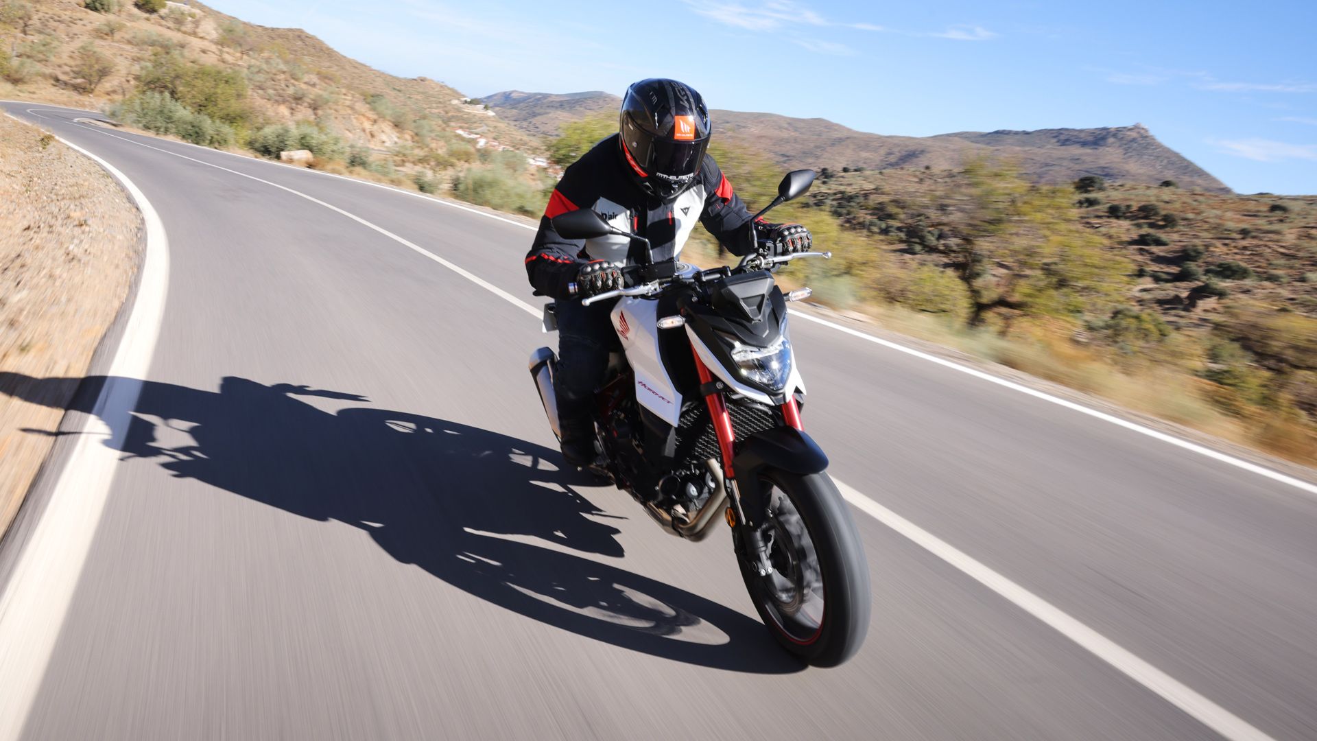 Honda CB750 Hornet 2023 Accion (24)
