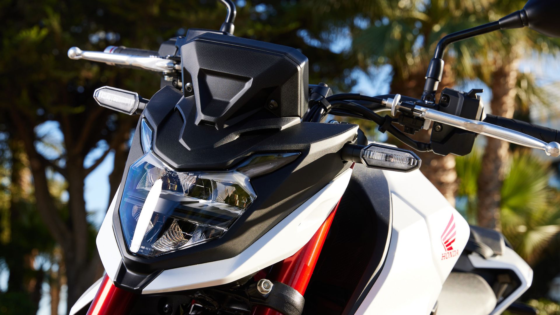 Honda CB750 Hornet 2023 Detalles (6)