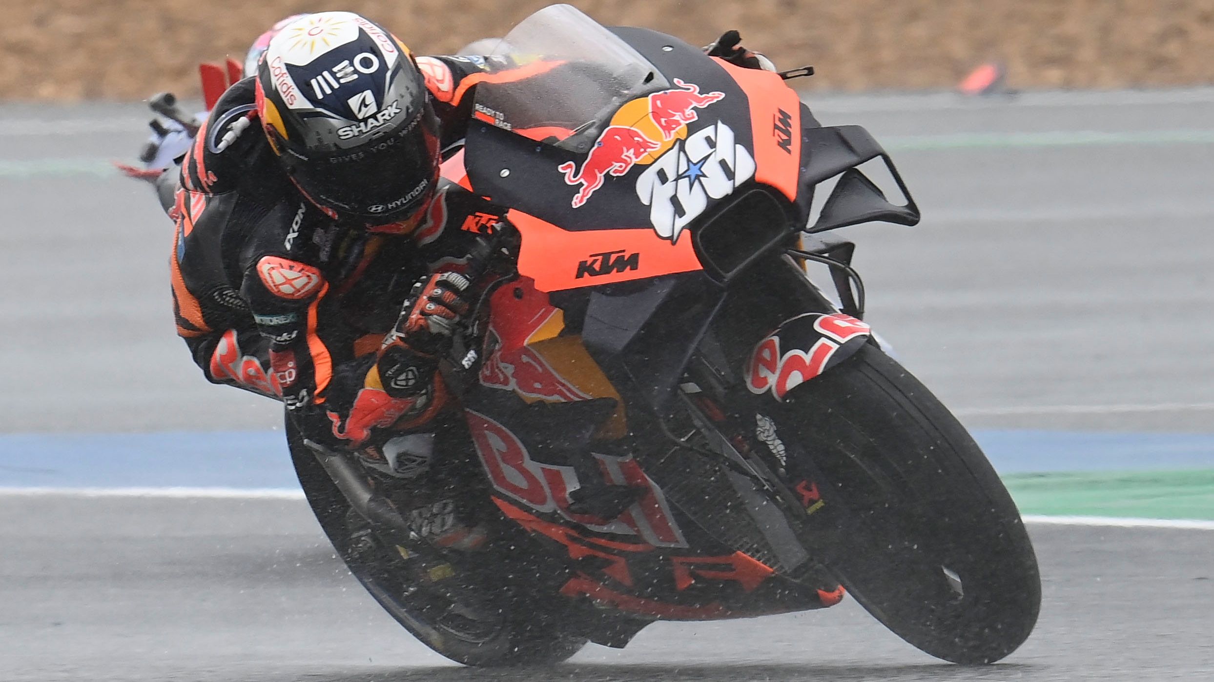 Miguel Oliveira ganó dos carreras en MotoGP 2022, ambas en agua